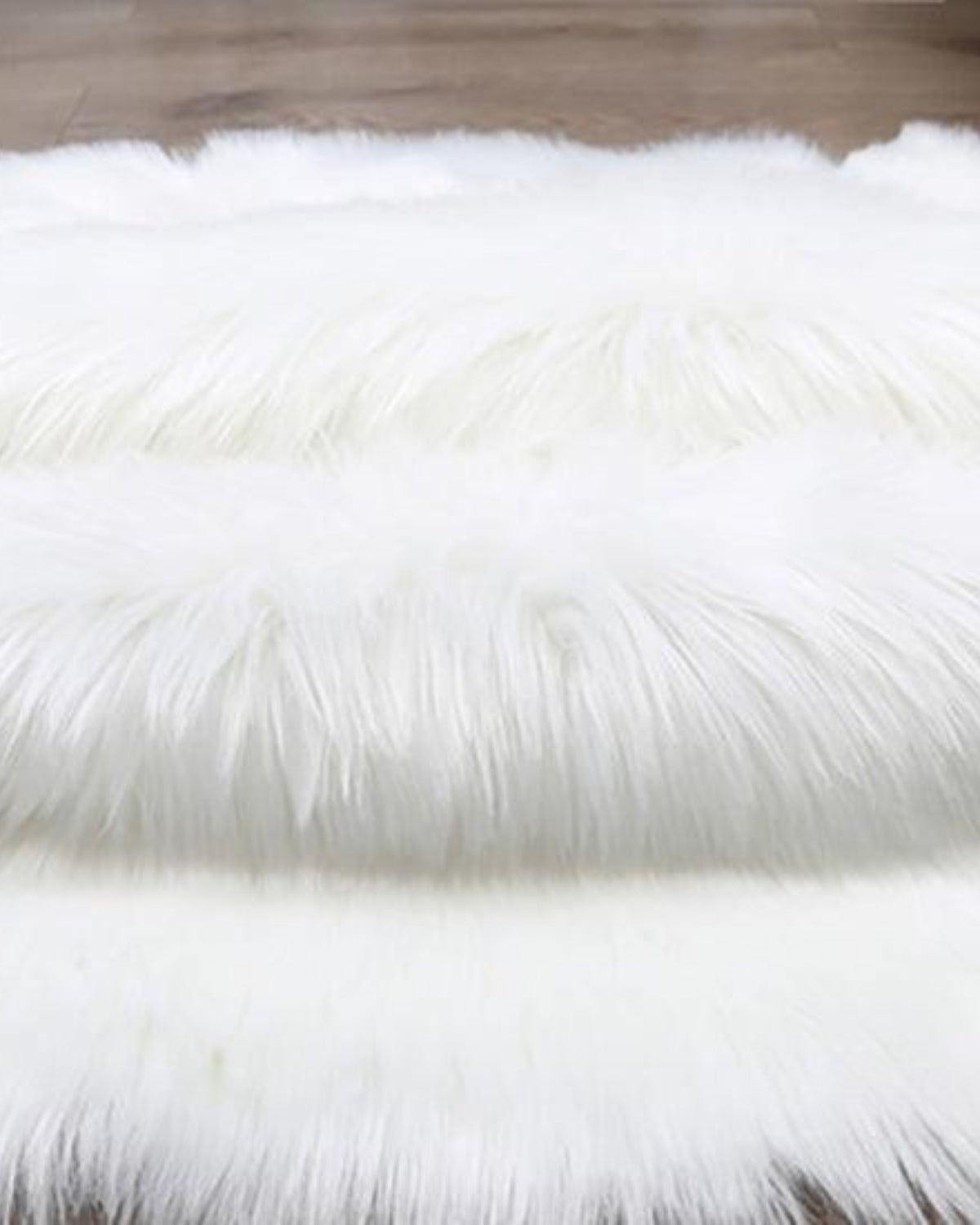 **Le Luxe Furré – Elegant Washable Carpet for Any Room** 2