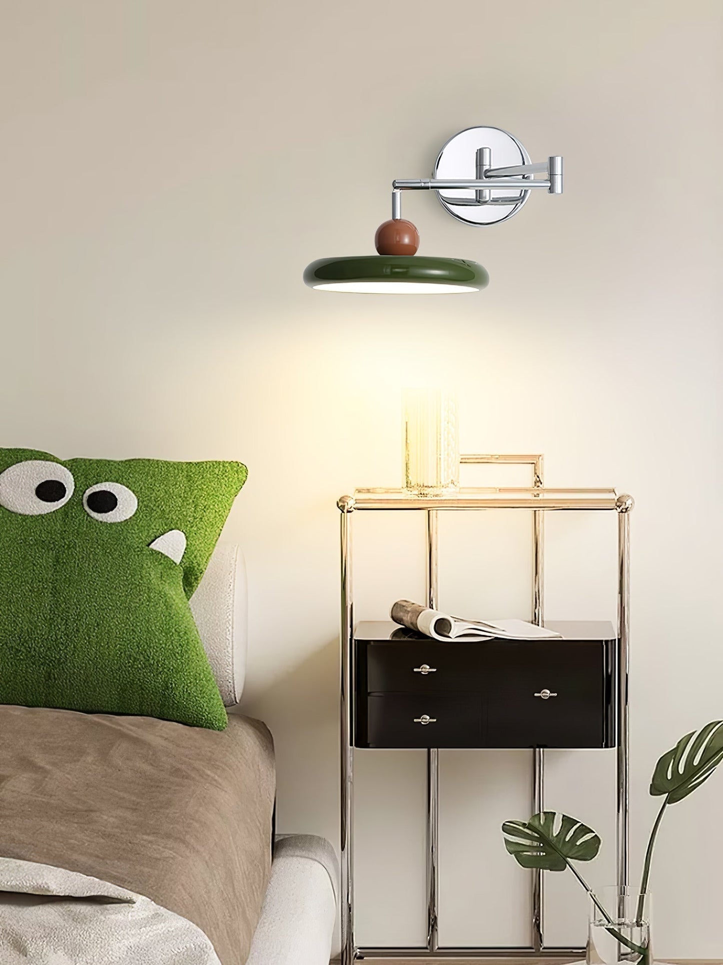 Lola Wall Lamp With Swivel Arm – Elegant Illumination for Modern Spaces 2