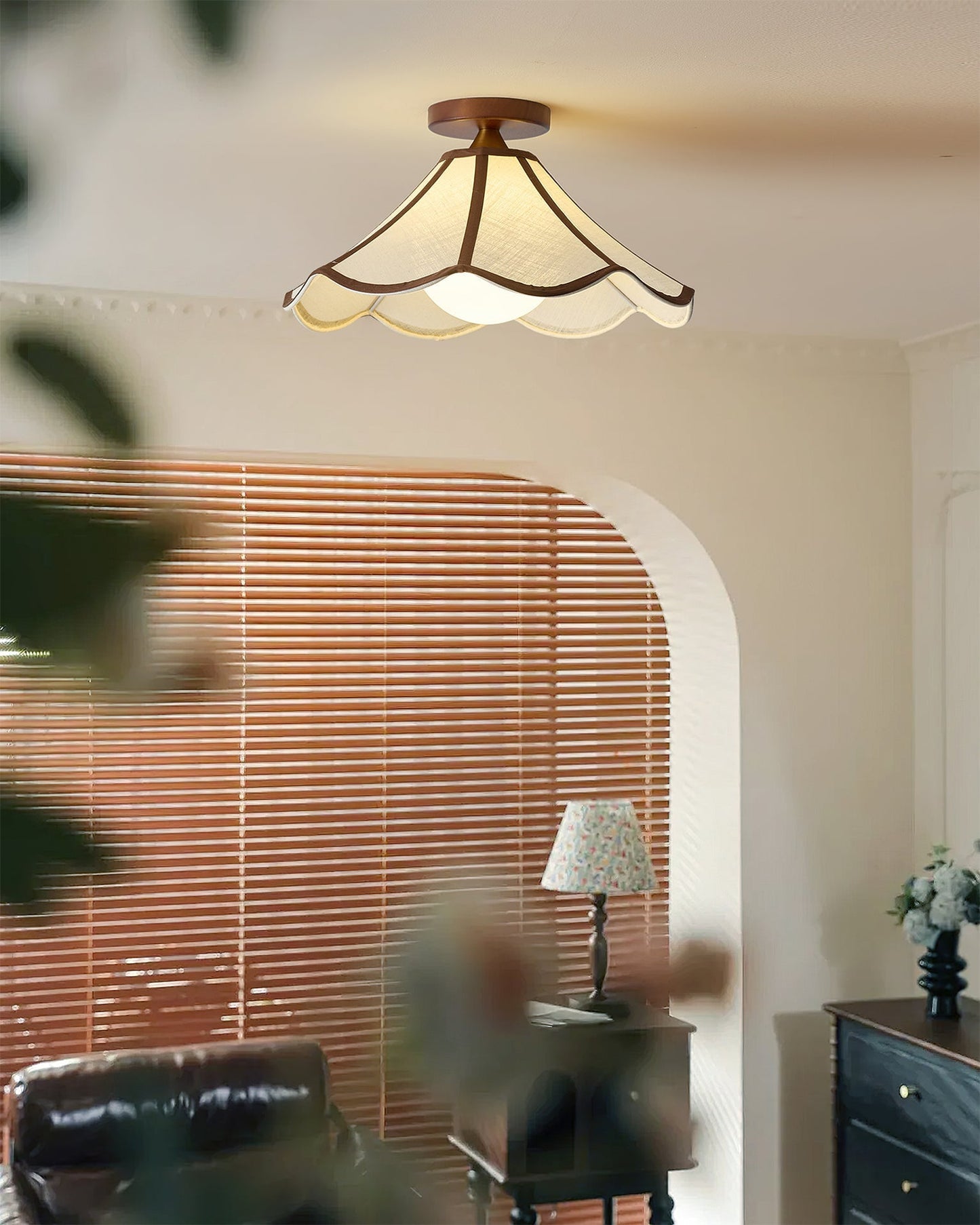 Lonzo Ceiling Light Fixture – Warm Glow for Cozy Atmosphere 3