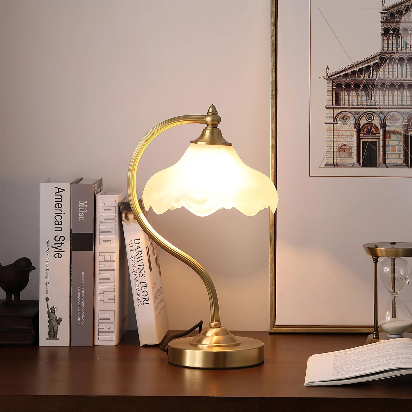 Magnolya Blüten Table Lamp – Sophisticated Illumination with Floral Elegance 4