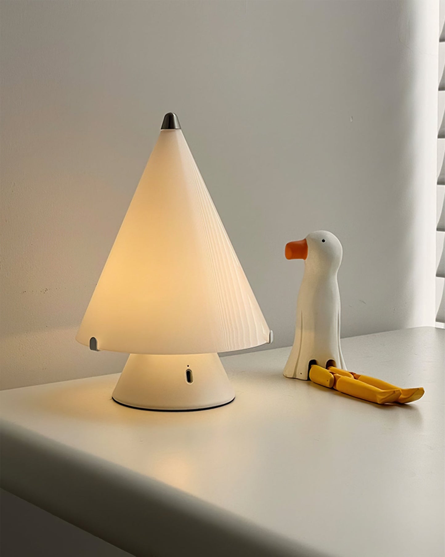 Miza Table Lamp – Elegant Design with Touch Control 5