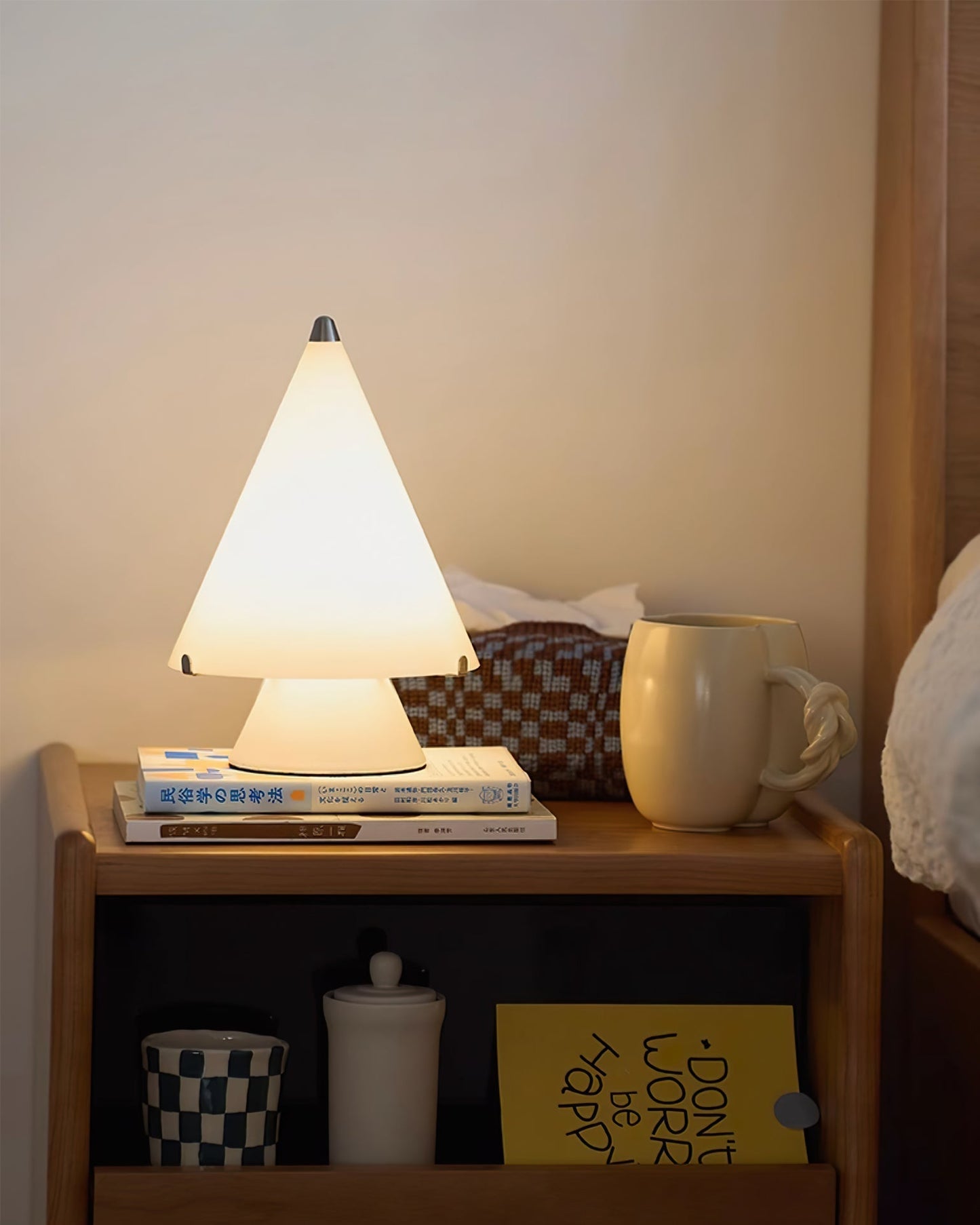 Miza Table Lamp – Elegant Design with Touch Control 6