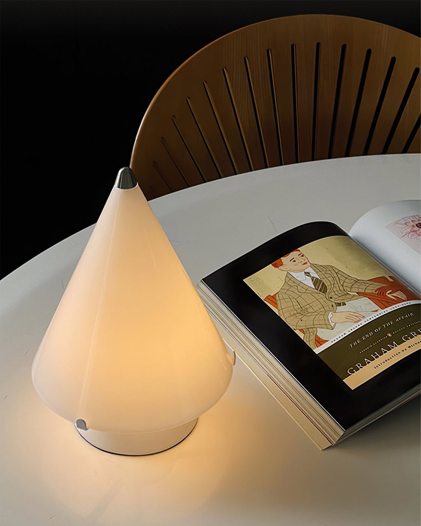 Miza Table Lamp – Elegant Design with Touch Control 7