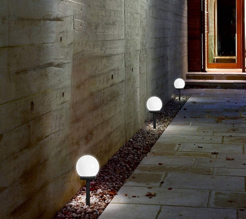 Modern Solar Garden Light – Effortless Outdoor Ambiance 4