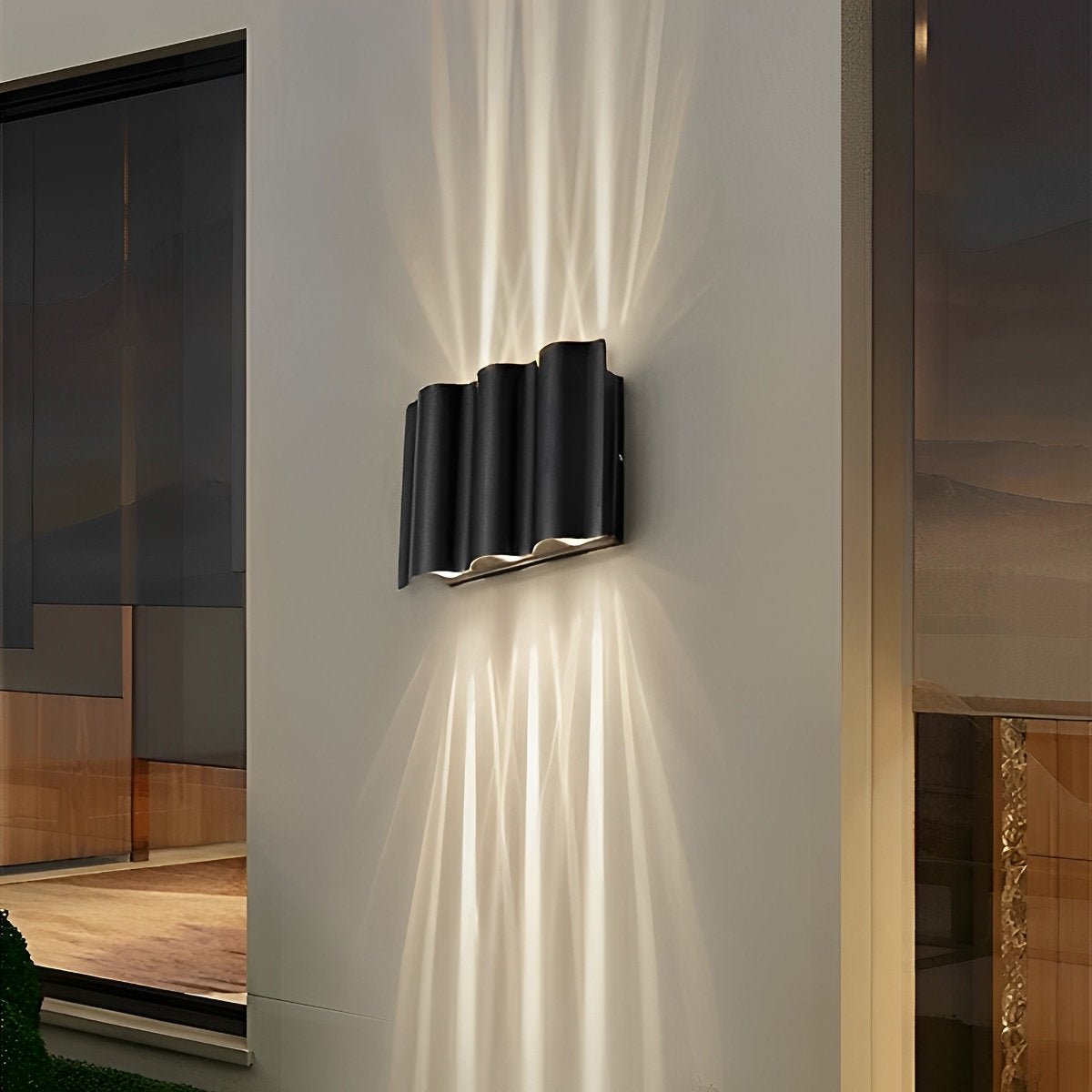 Modern Wave Outdoor Wall Lamp – Elegant Illumination for Your Patio 2