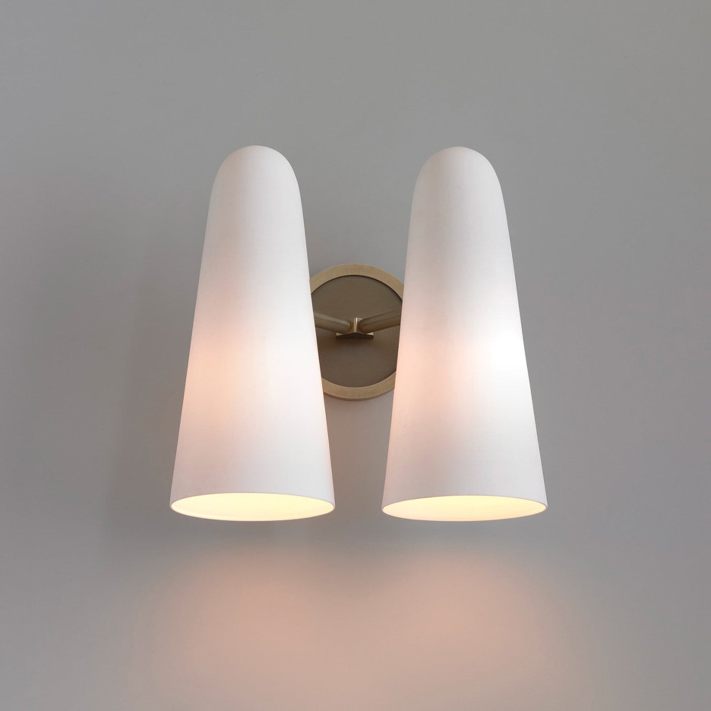 Montfaucon Wall Lamp – Timeless Elegance for Cozy Spaces 3