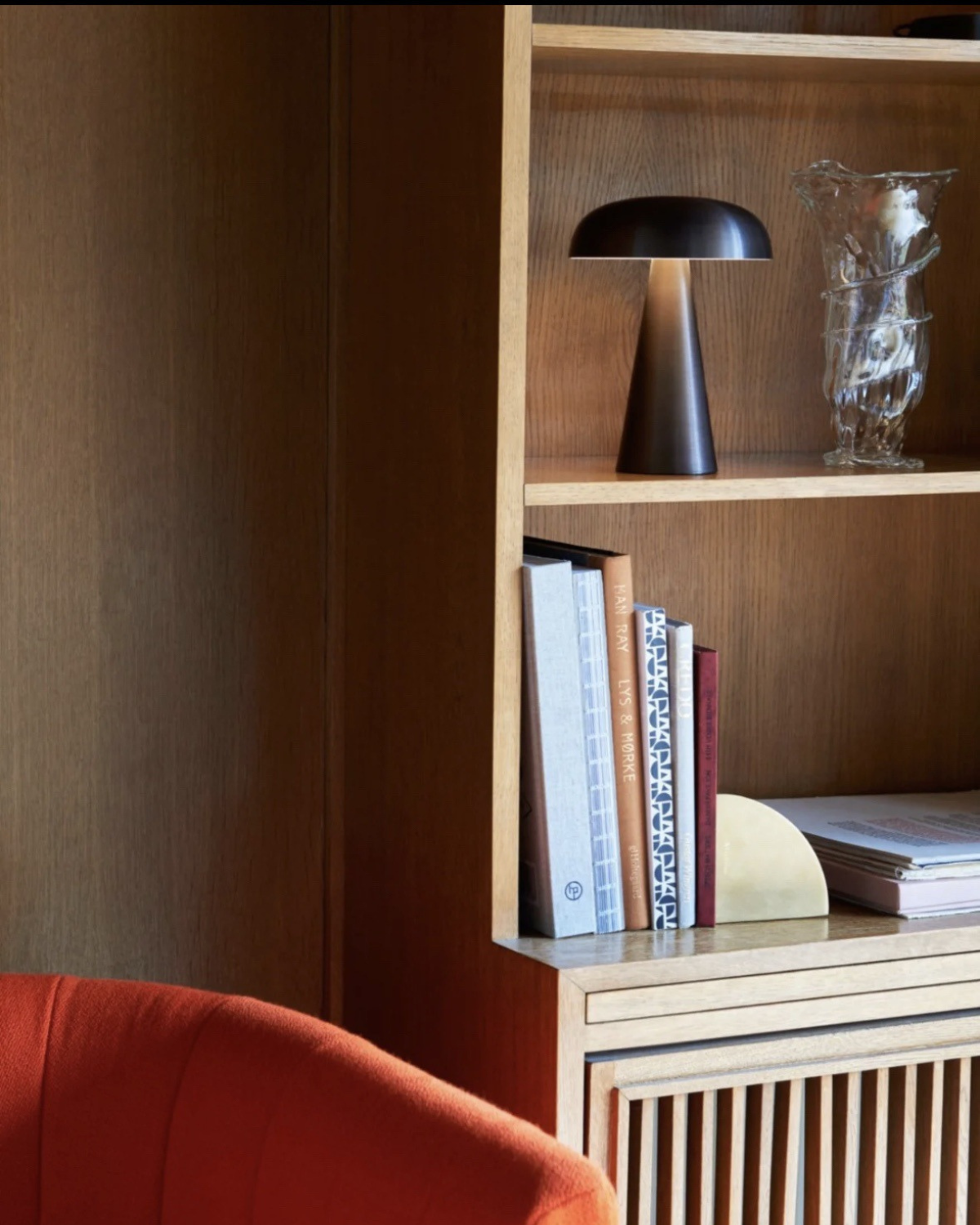 Mushroom Shape Table Lamp – Modern Design with Warm Glow 3