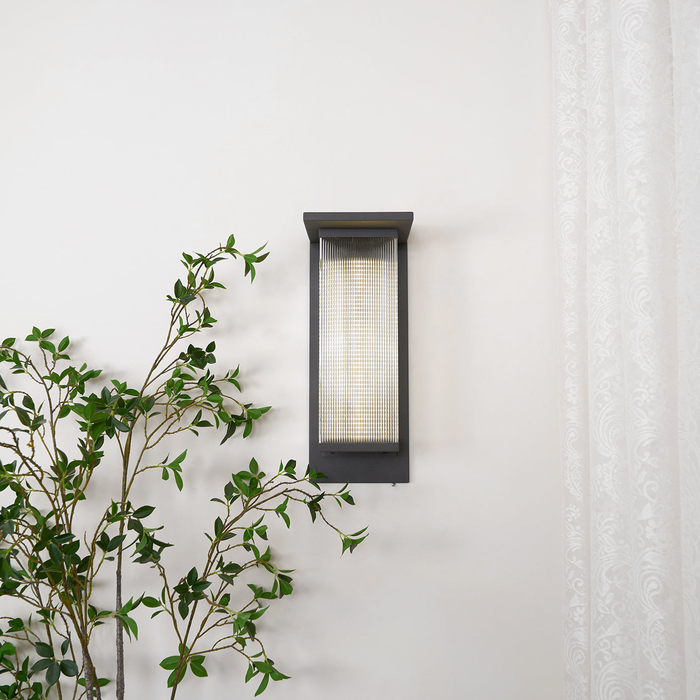 Oleron Outdoor Wall Light – Minimalist Design for Elegant Spaces 5