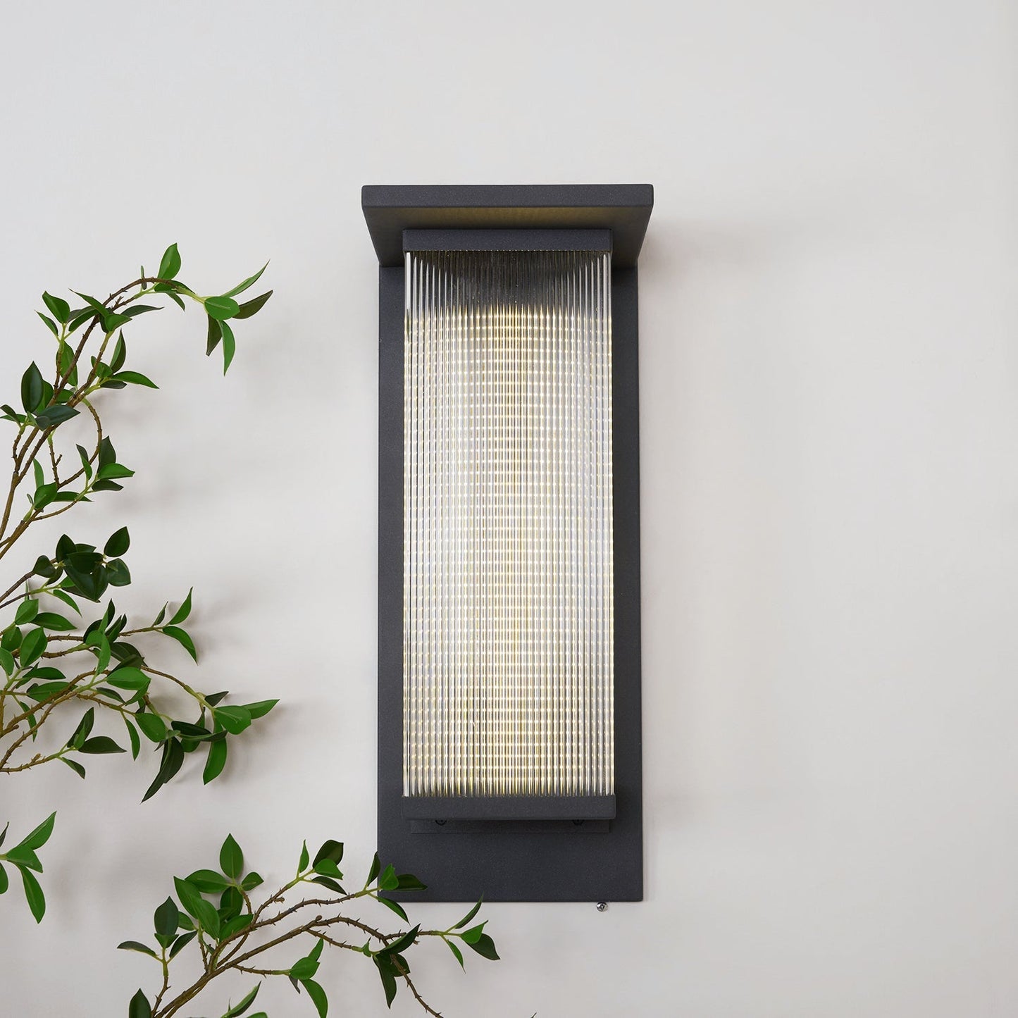 Oleron Outdoor Wall Light – Minimalist Design for Elegant Spaces 6
