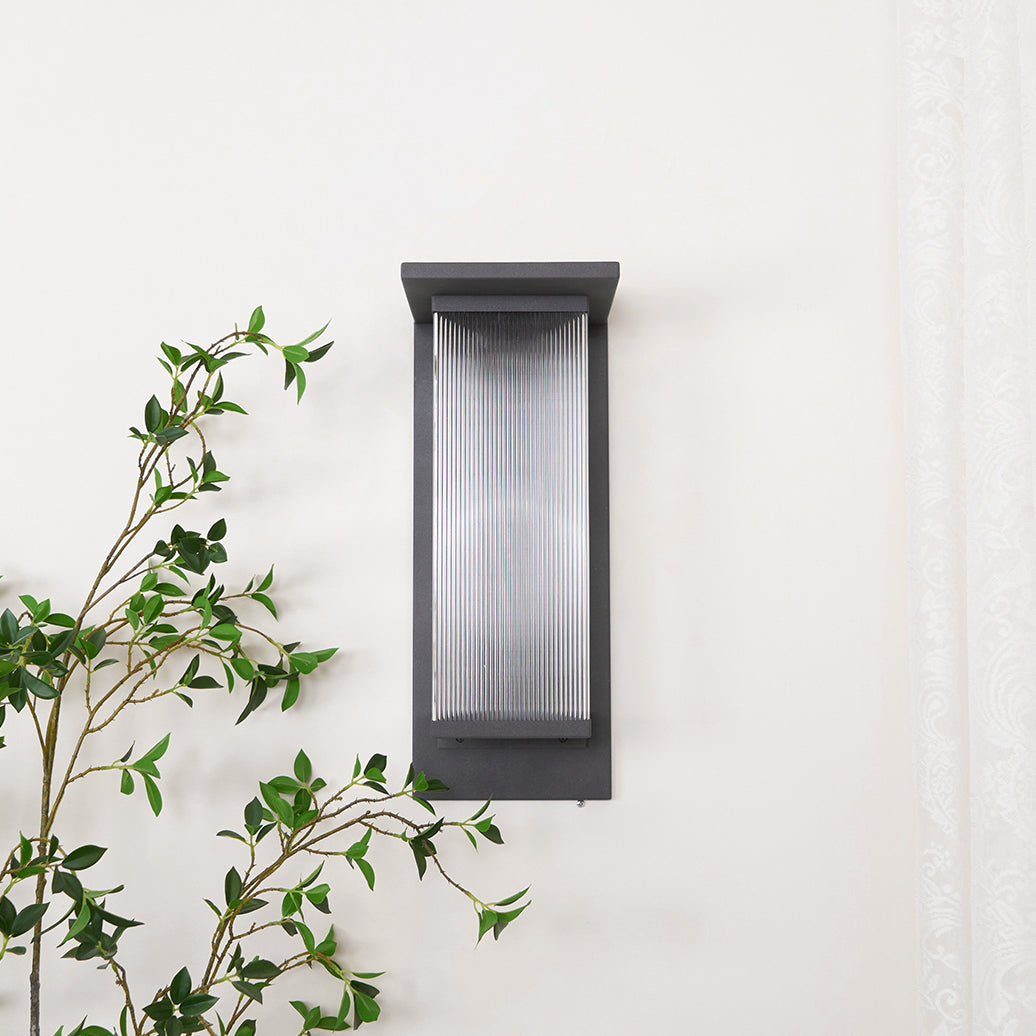 Oleron Outdoor Wall Light – Minimalist Design for Elegant Spaces 7