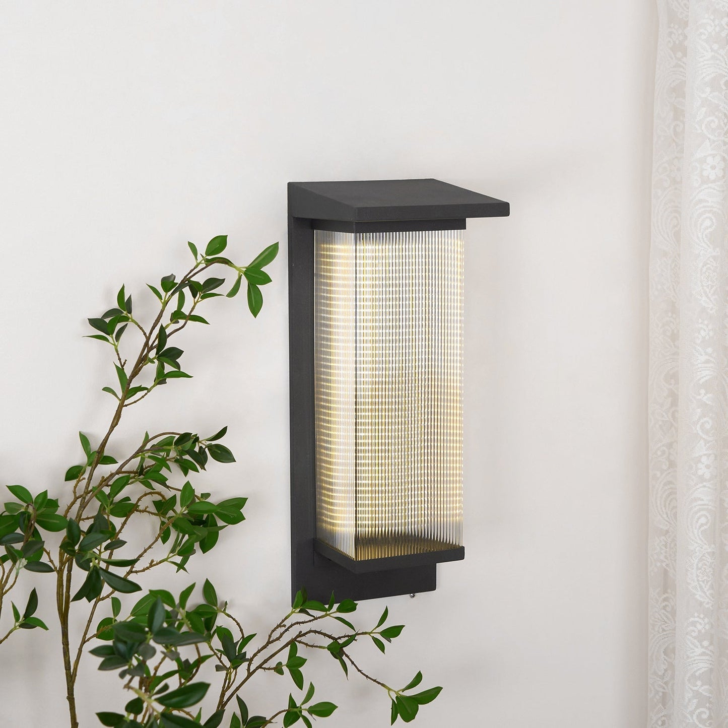 Oleron Outdoor Wall Light – Minimalist Design for Elegant Spaces 8