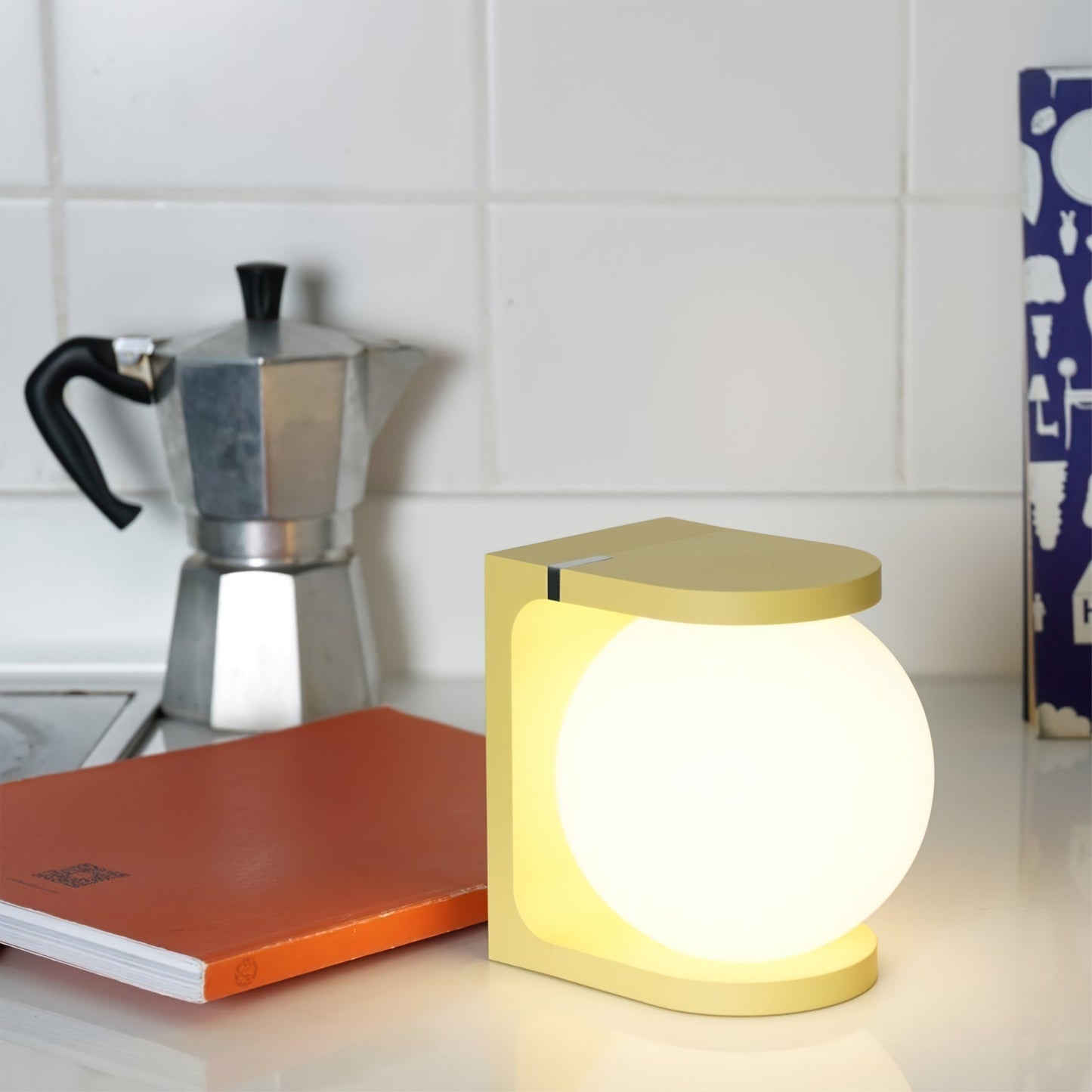 Plat Table Lamp – Sleek Style with Wireless Functionality 5