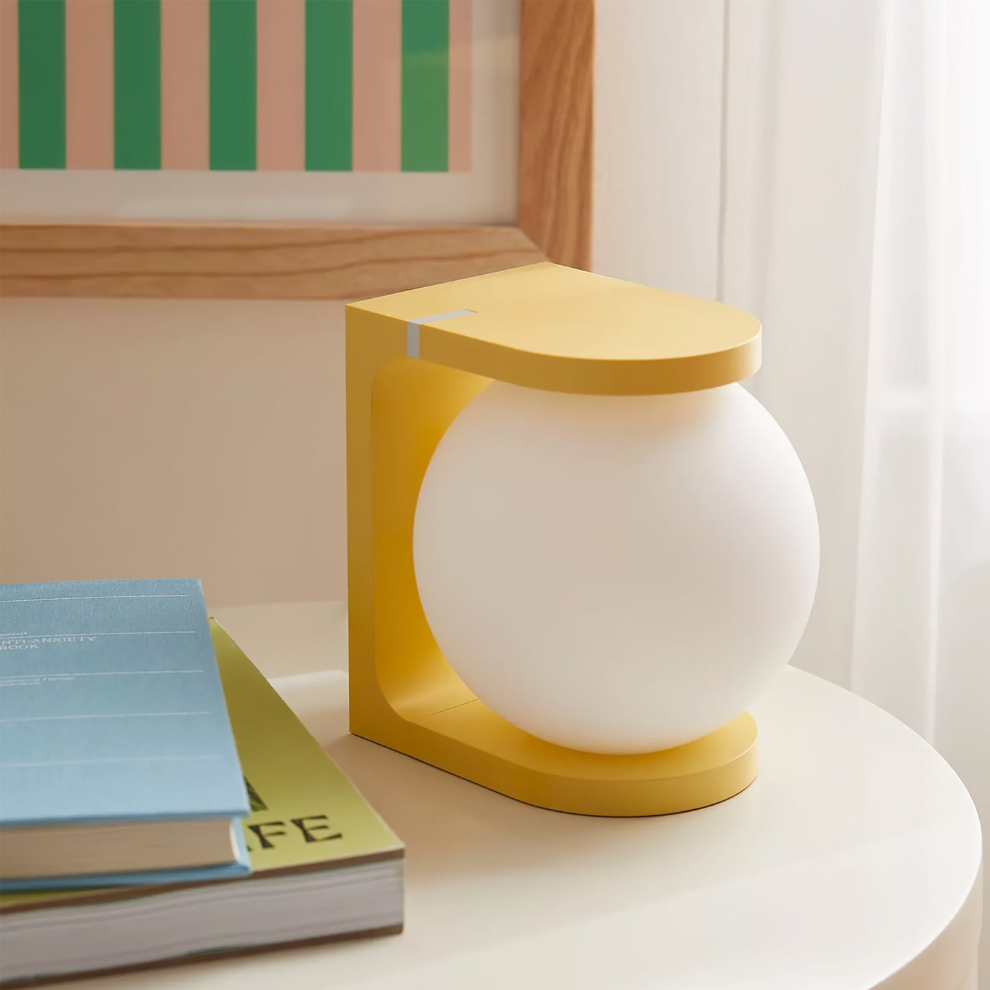 Plat Table Lamp – Sleek Style with Wireless Functionality 6