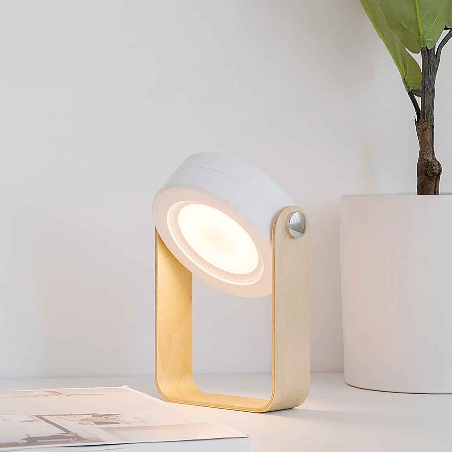 Portable Lantern Table Lamp – Charming Glow for Relaxed Evenings 3