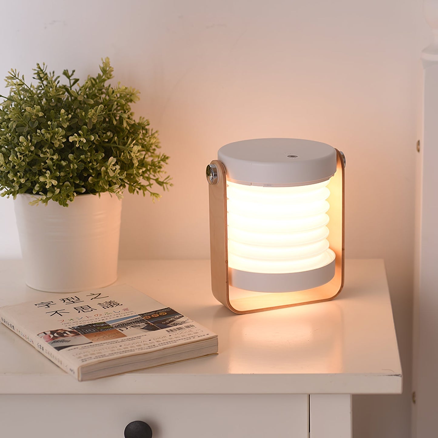 Portable Lantern Table Lamp – Charming Glow for Relaxed Evenings 7