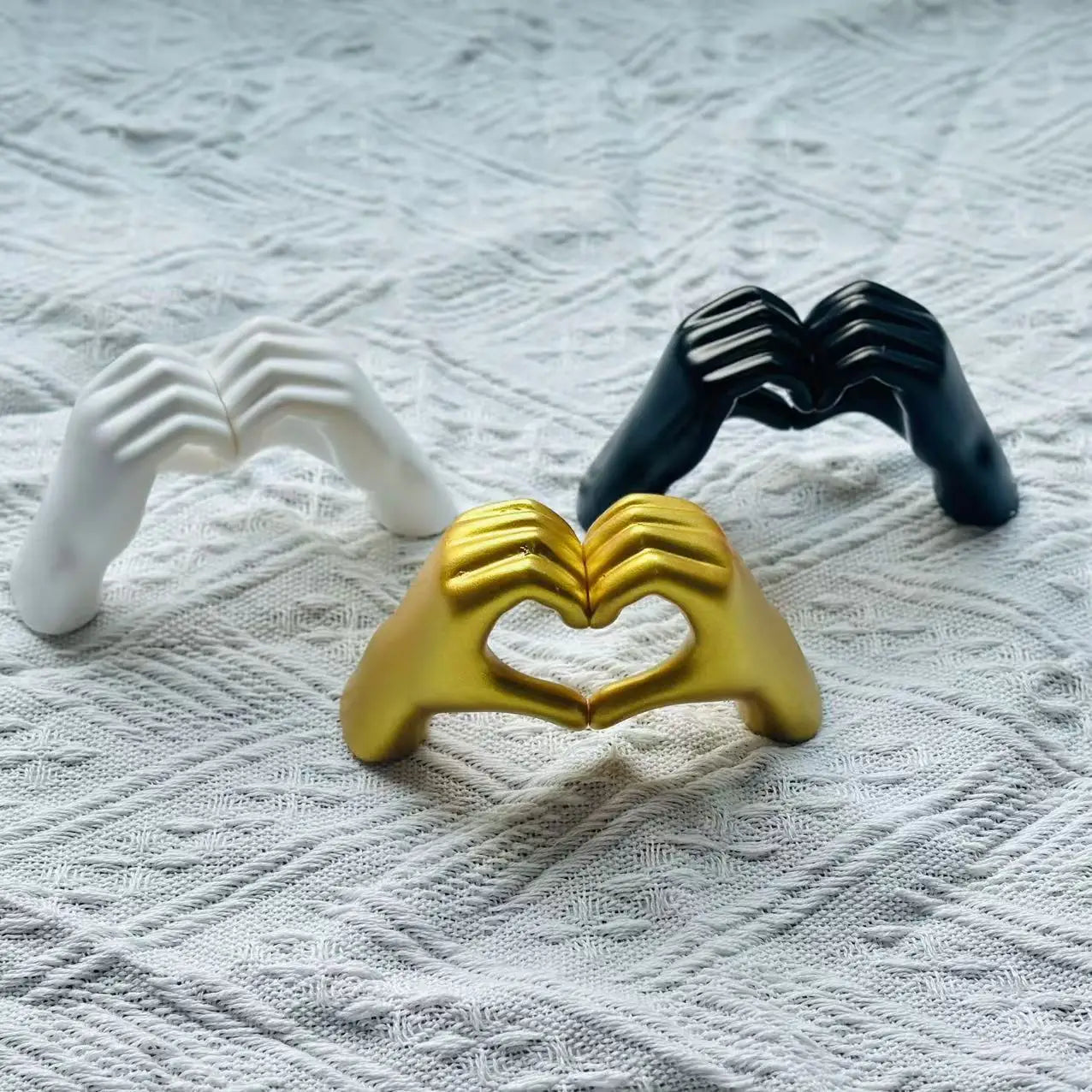 Resin Love Gesture Statues – Unique Art Piece for Serene Spaces 4
