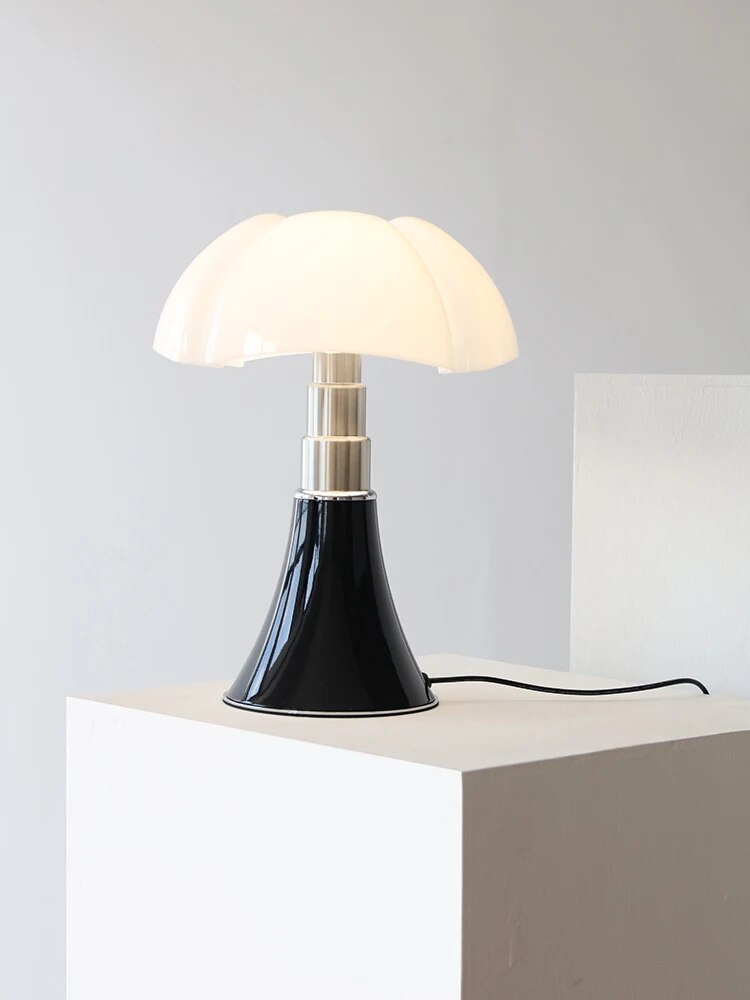 Retro Table Lamp – Elegant Illumination for Every Room 7