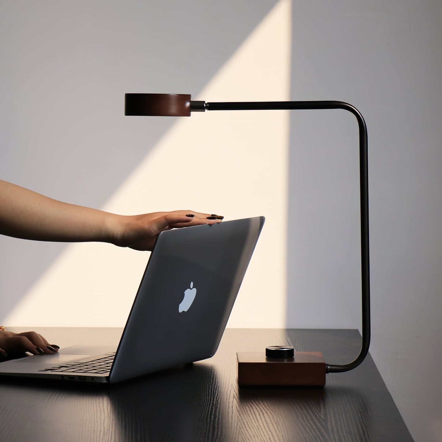 Rondo Table Lamp – Stylish Accent for Modern Decor 2