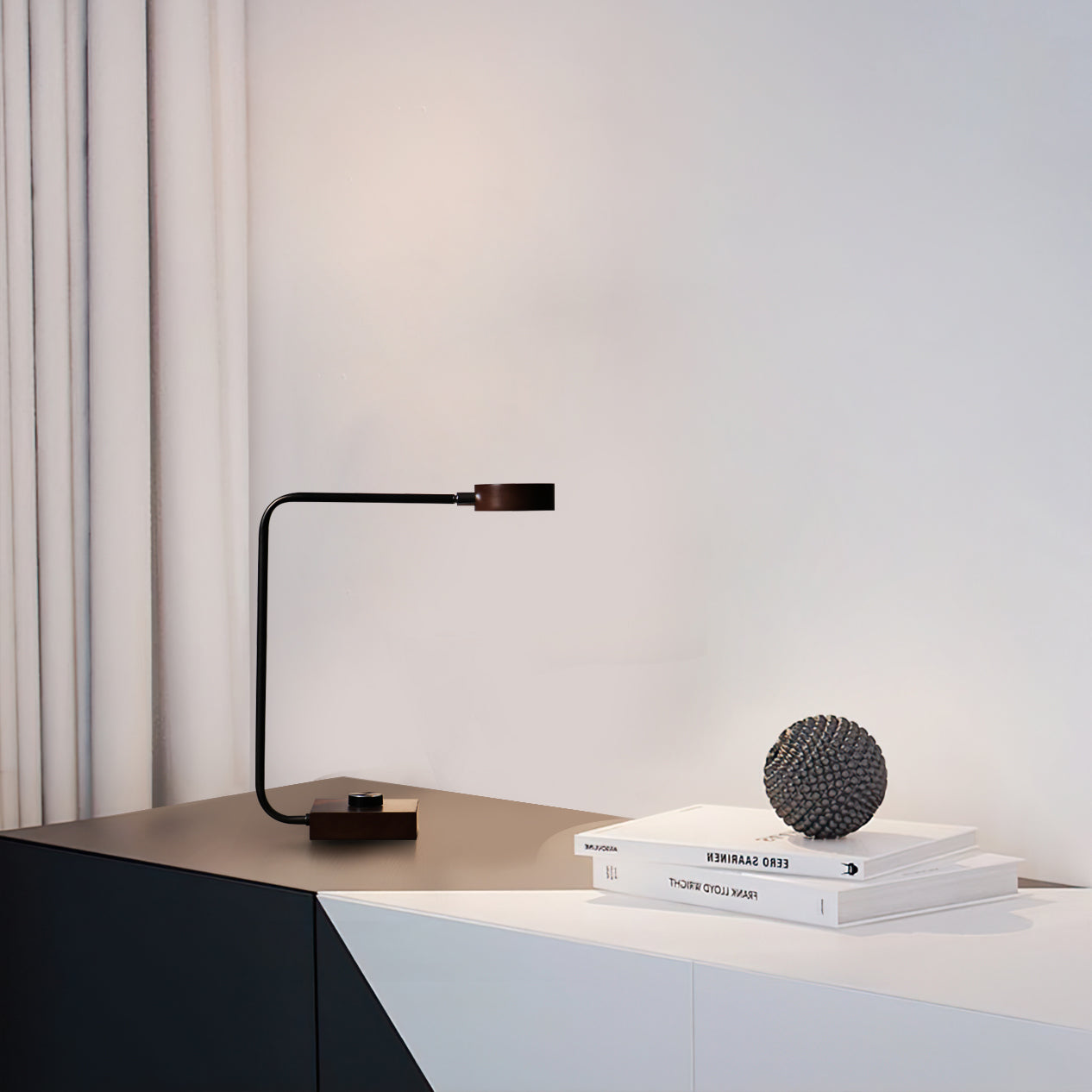 Rondo Table Lamp – Stylish Accent for Modern Decor 5