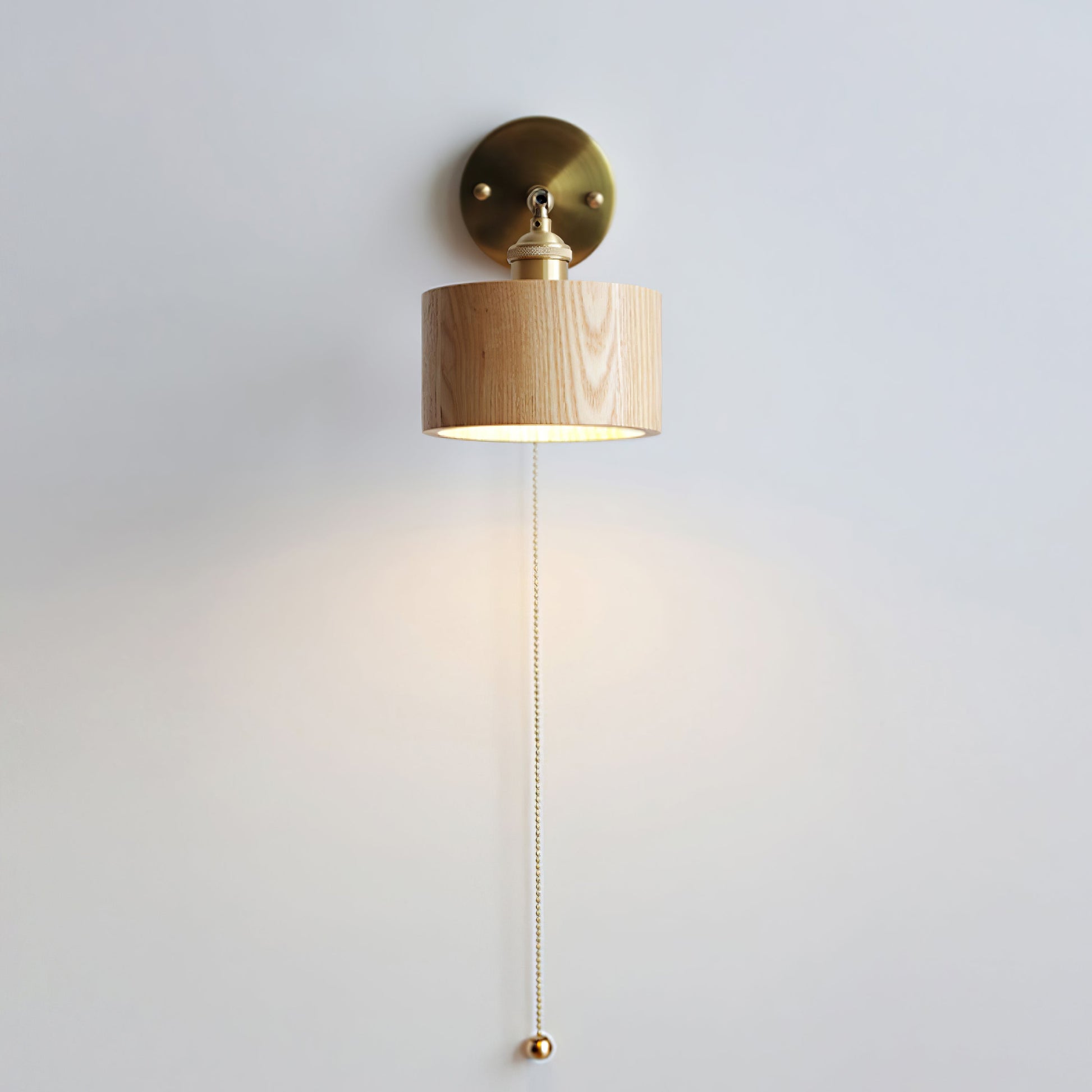 Rotatable Wood Wall Lamp – Elegant Design for Modern Spaces 4