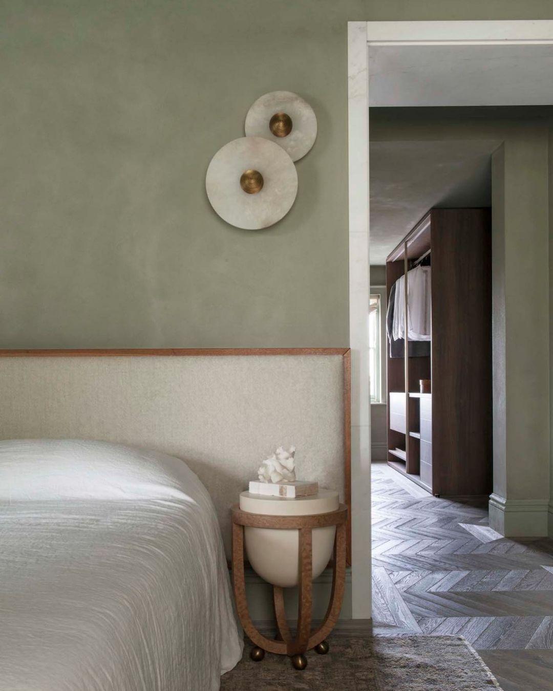 Round Alabaster Wall Light – Elegant Glow for Timeless Ambiance 6