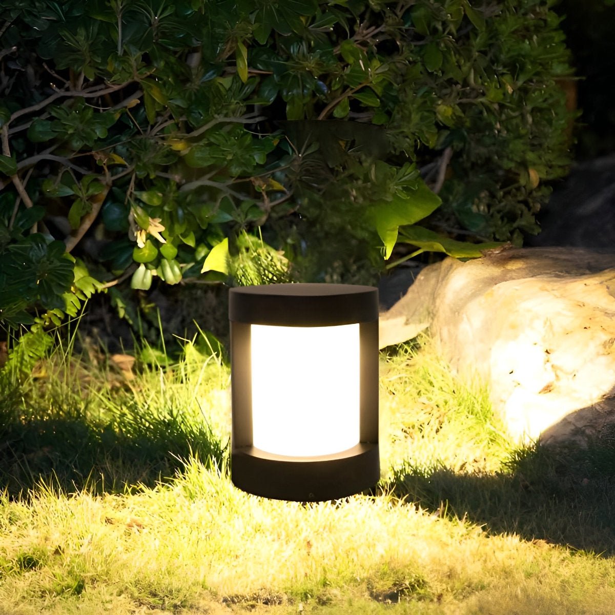 Round Waterproof LED Solar Light – Elegant Illumination for Outdoor Spaces 3