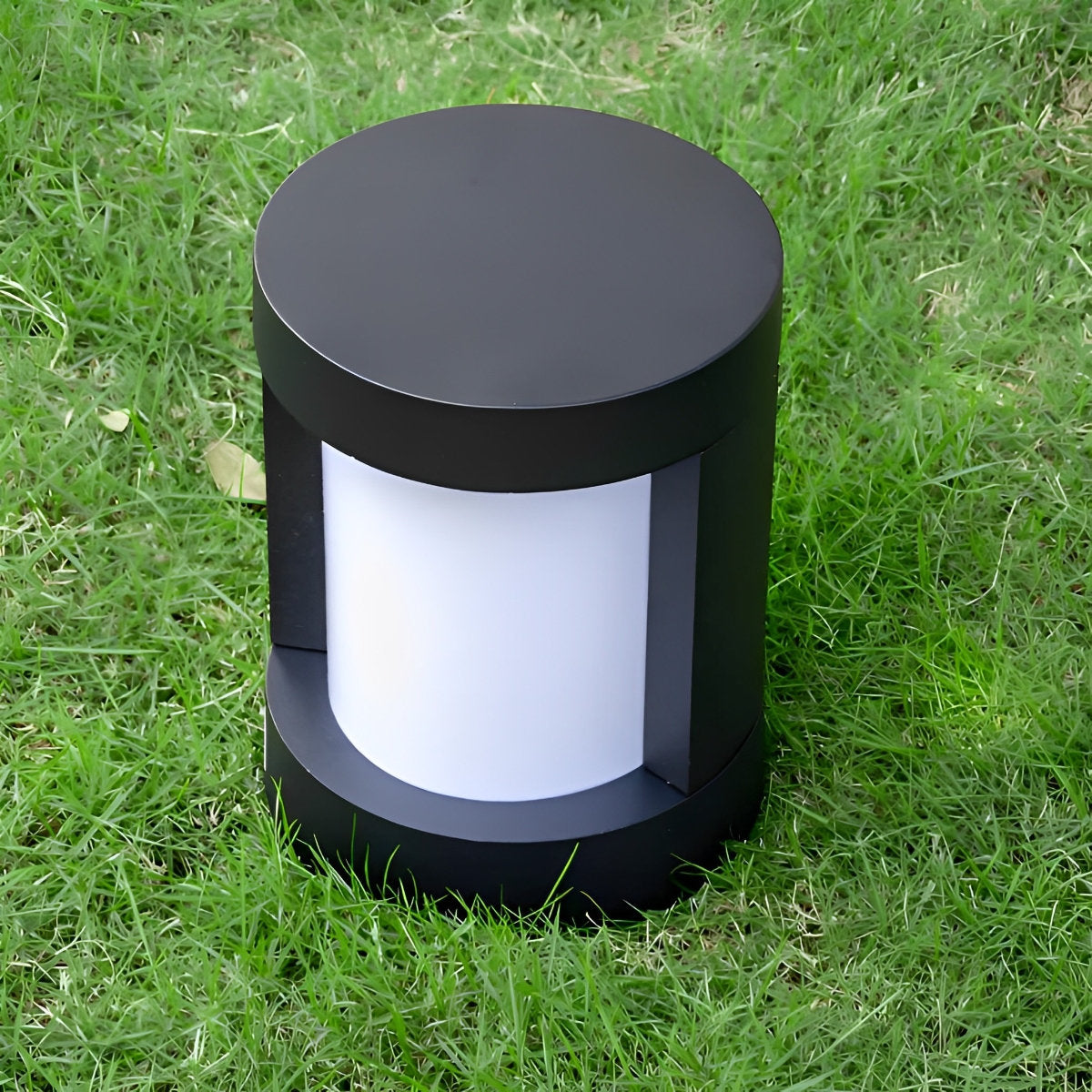 Round Waterproof LED Solar Light – Elegant Illumination for Outdoor Spaces 8