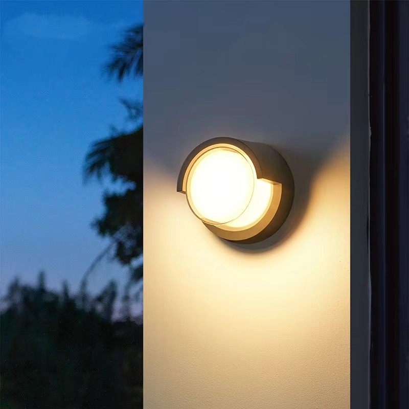 Solvena Outdoor Wall Lamp – Elegant Illumination for Any Space 3