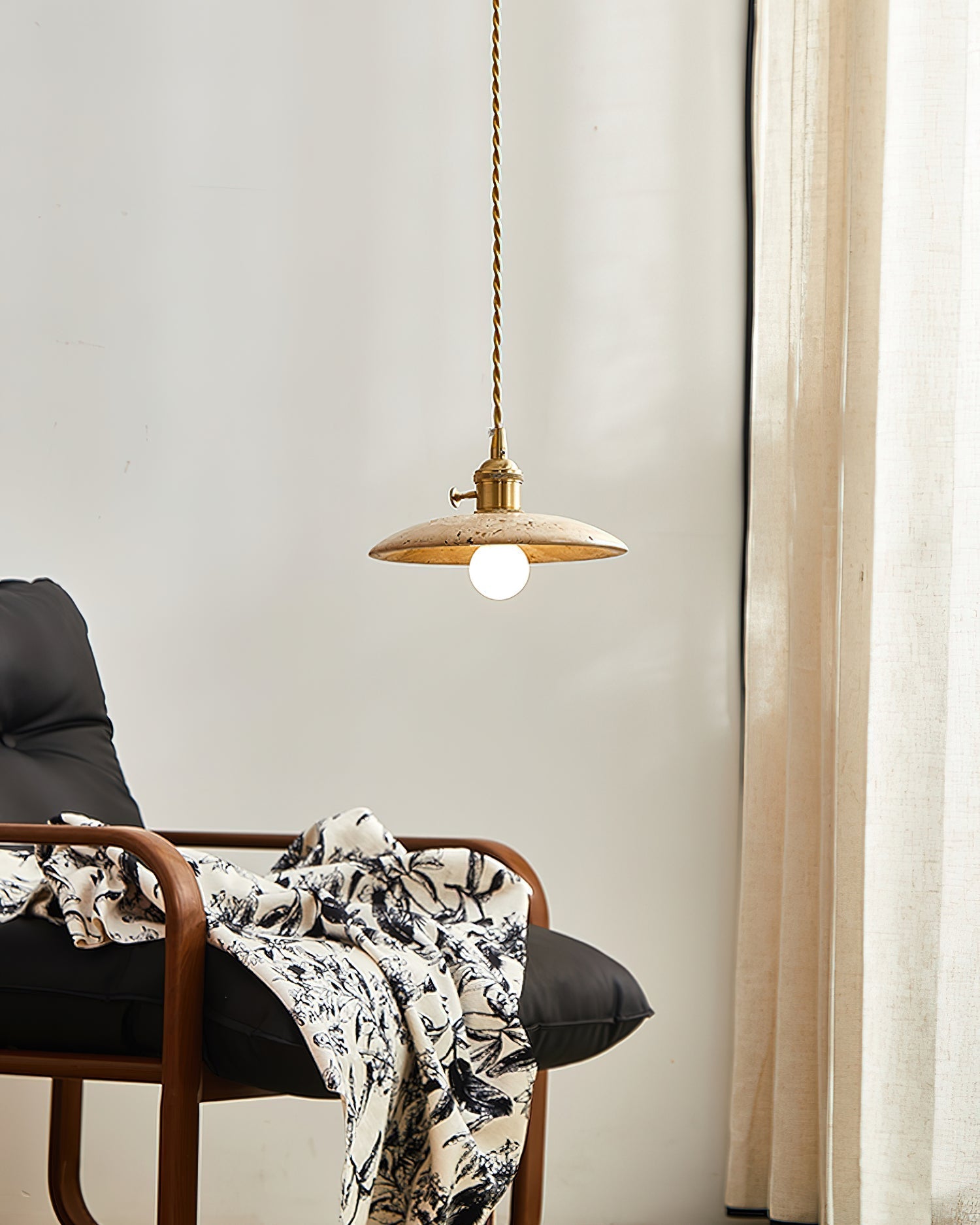 Stella Pendant Light – Elegant Design for Timeless Ambiance 3