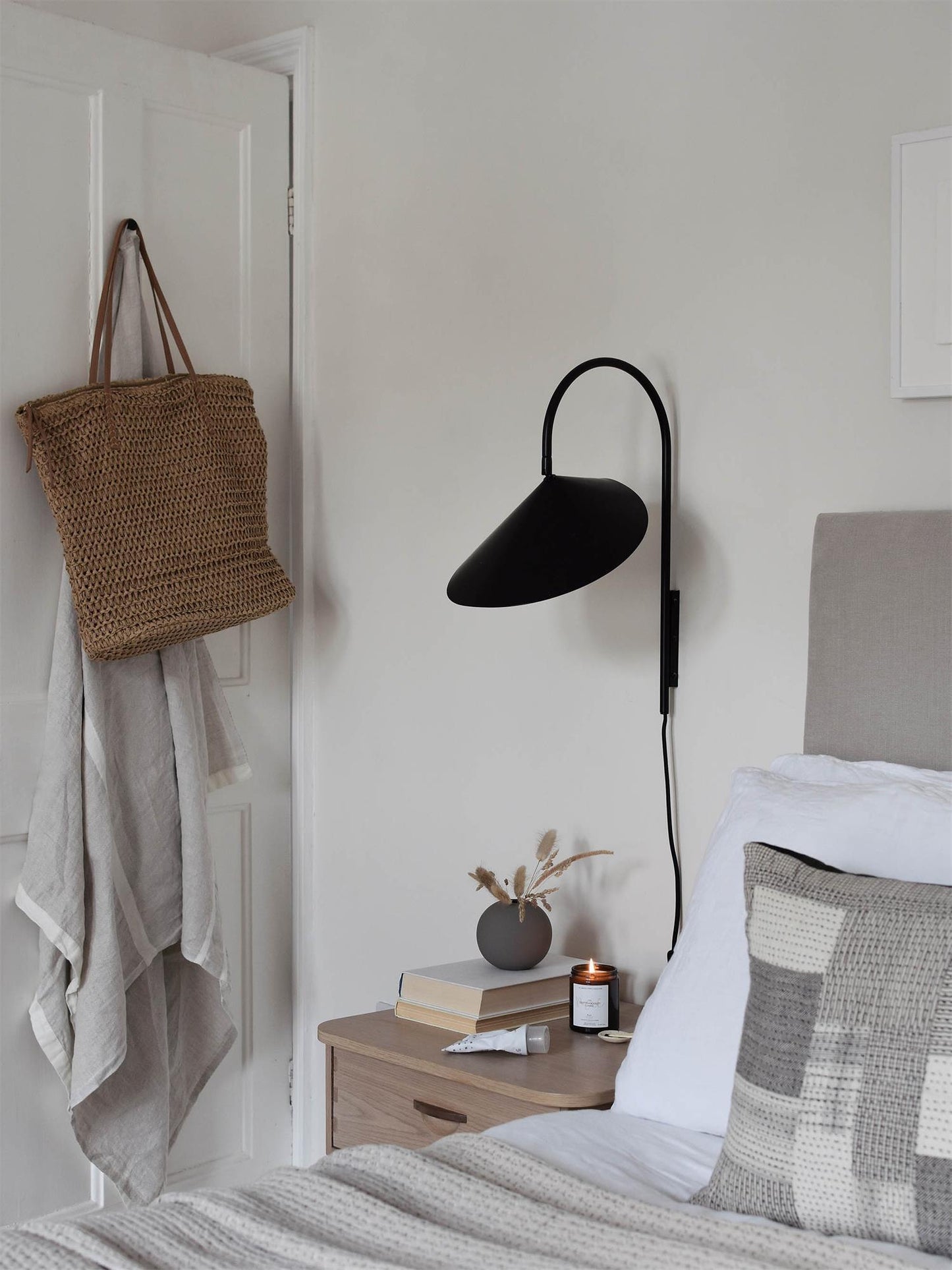Stella Wall Sconce Lighting – Stylish Illumination for Any Room 7
