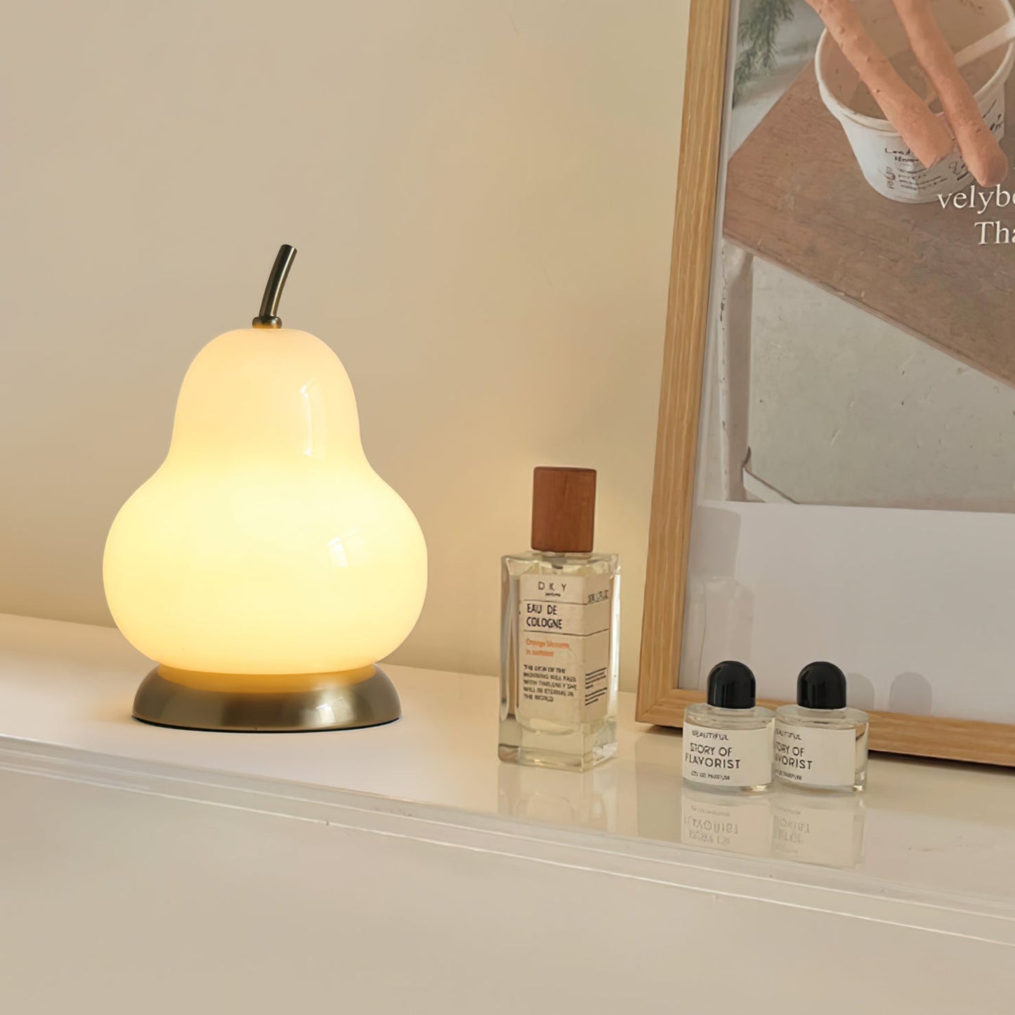 Table Lamp Made of Pear Glass – Stylish Illumination for Cozy Rooms 6