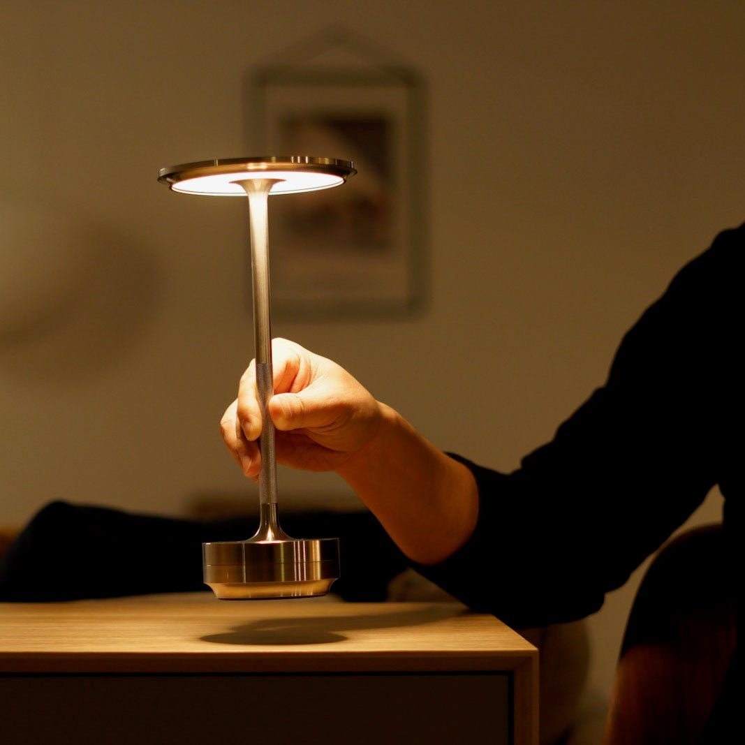 Tap-Retro Table Lamp – Wireless Elegance for Any Space 0