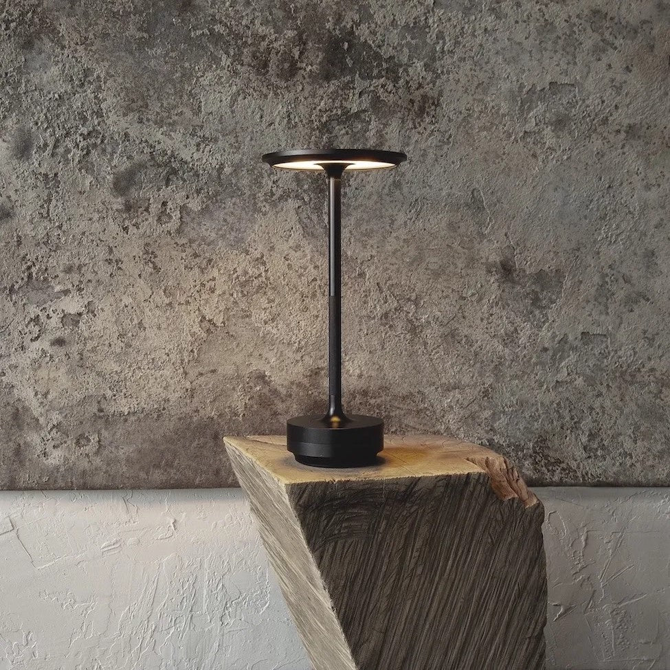 Tap-Retro Table Lamp – Wireless Elegance for Any Space 3