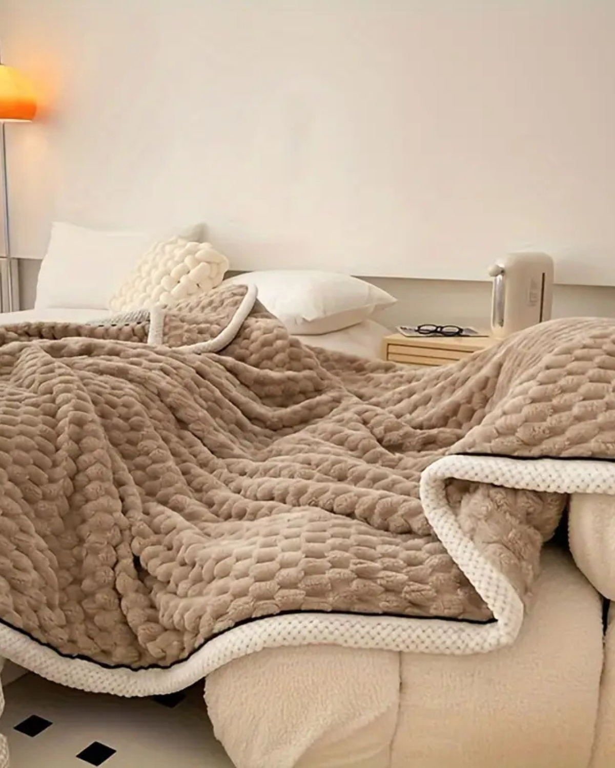 Tranquille Haven Plaid – Luxurious Comfort for Serene Spaces 3