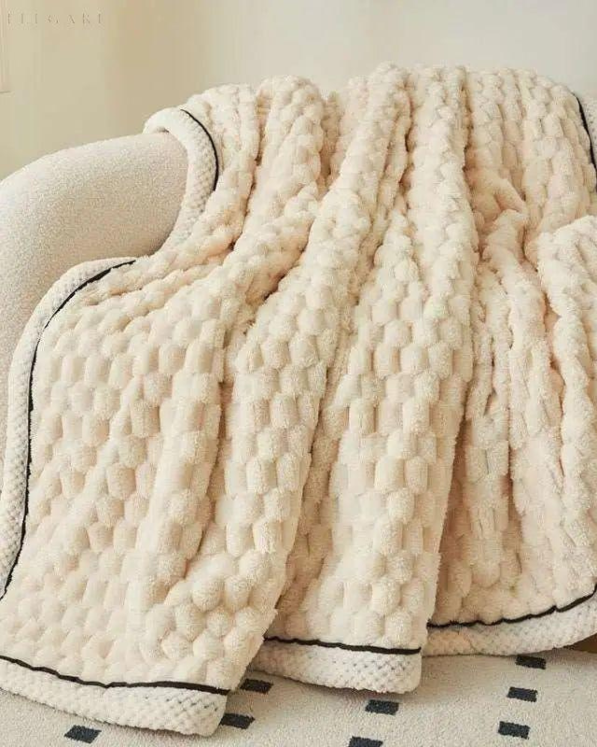 Tranquille Haven Plaid – Luxurious Comfort for Serene Spaces 7
