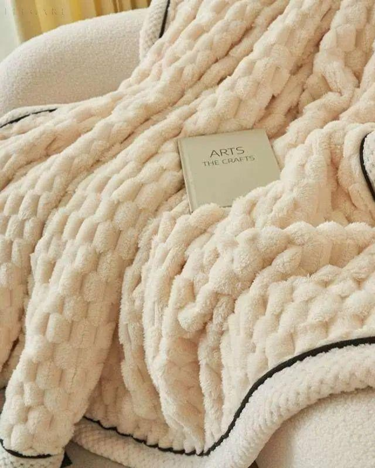 Tranquille Haven Plaid – Luxurious Comfort for Serene Spaces 8