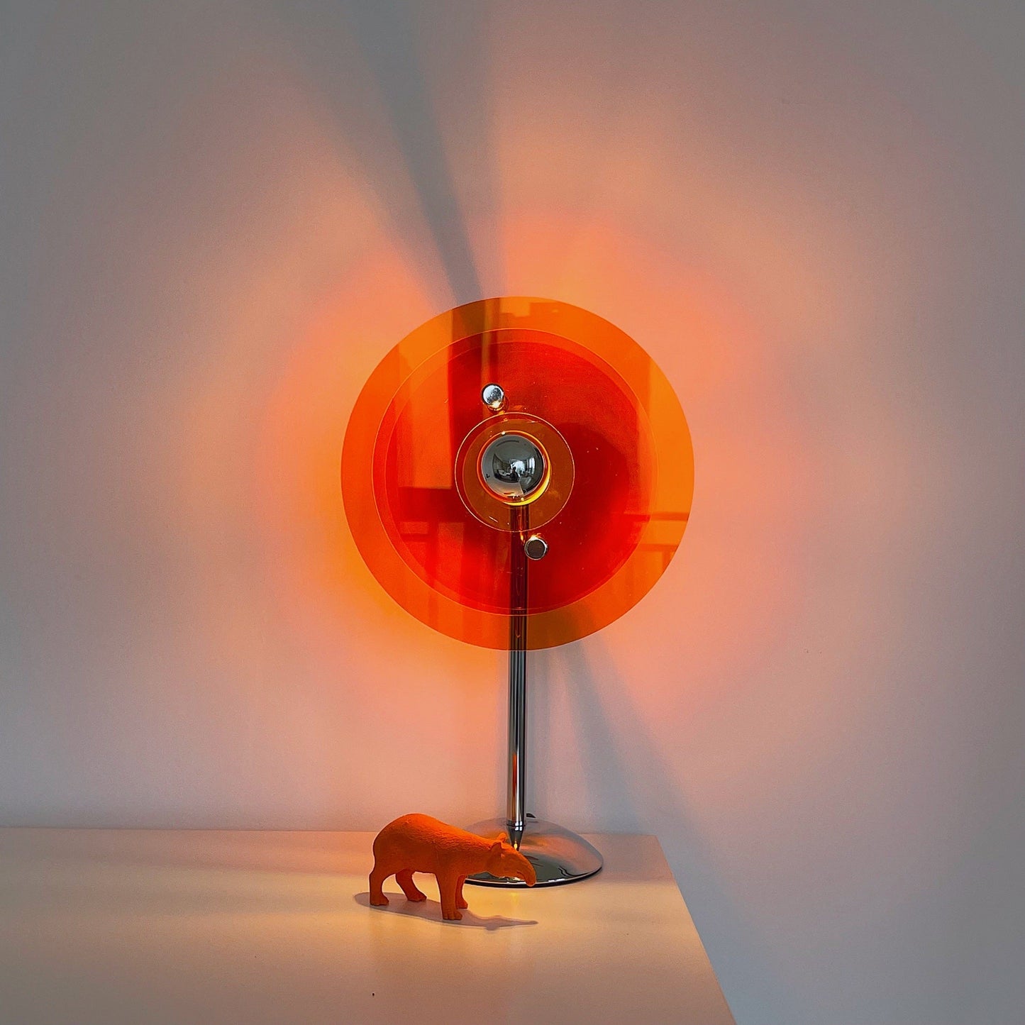 UFO Table Lamp – Modern Design with Elegant Glow 8