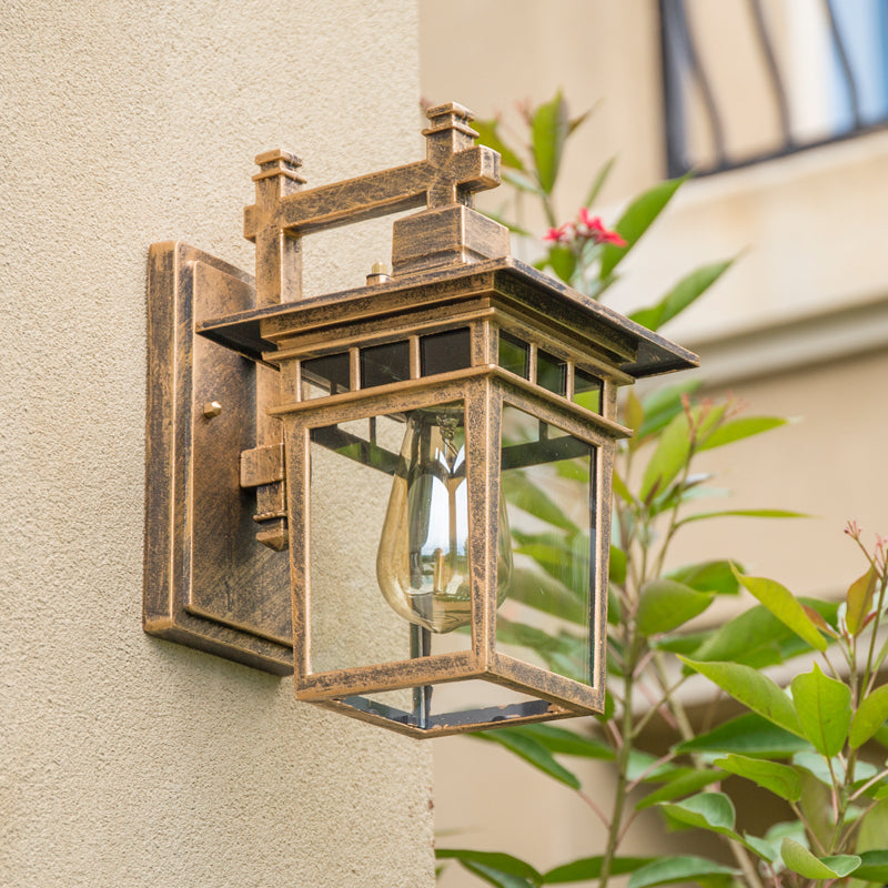 Vareno Wall Lamp – Stylish Outdoor Illumination 3