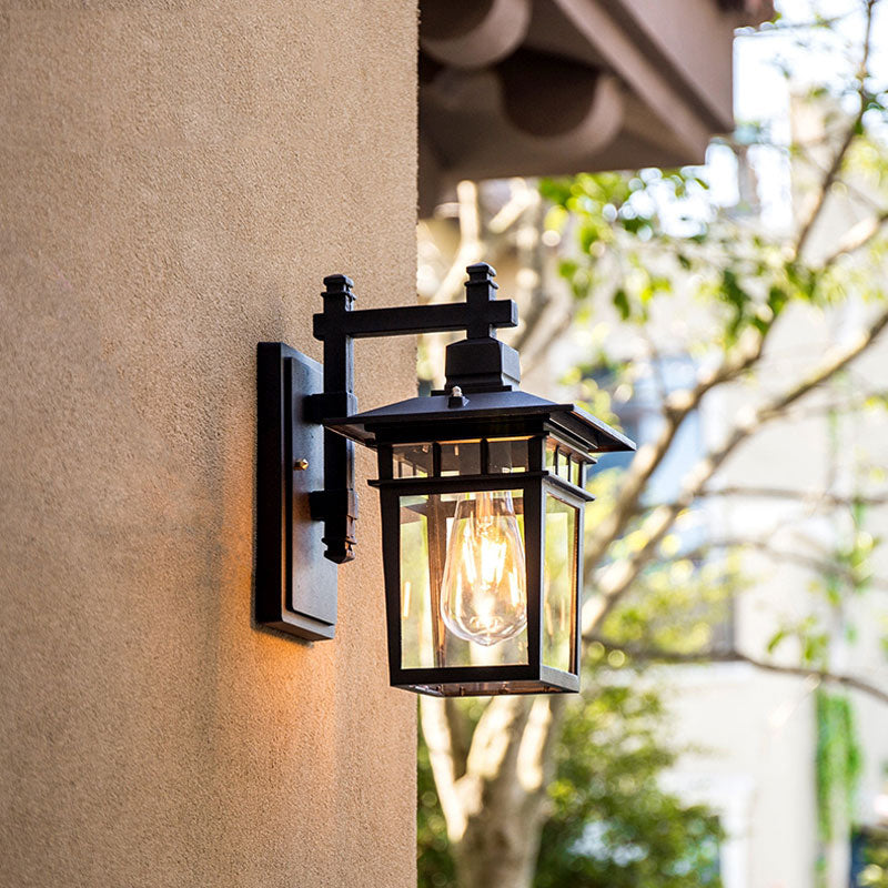 Vareno Wall Lamp – Stylish Outdoor Illumination 6