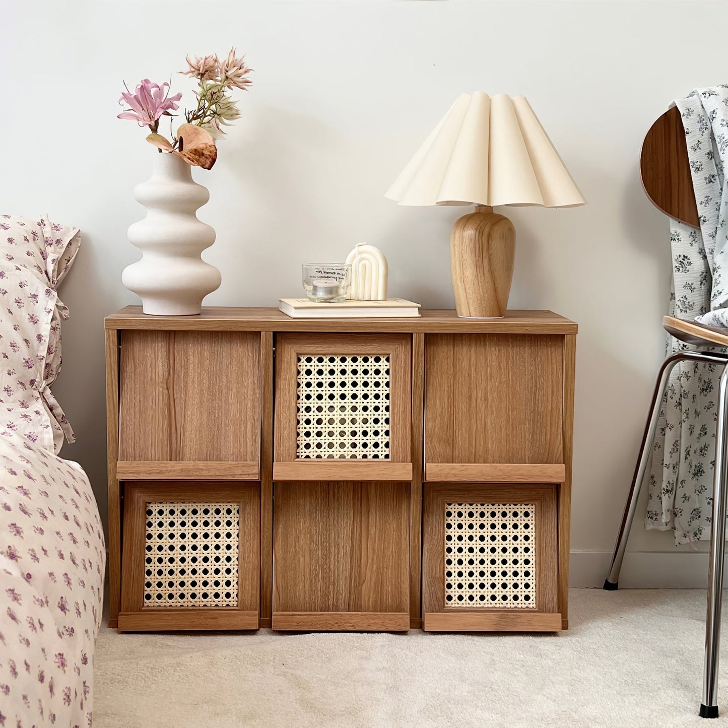 Vintage Fluted Beige Table Lamp – Stylish Glow for Your Nightstand 3