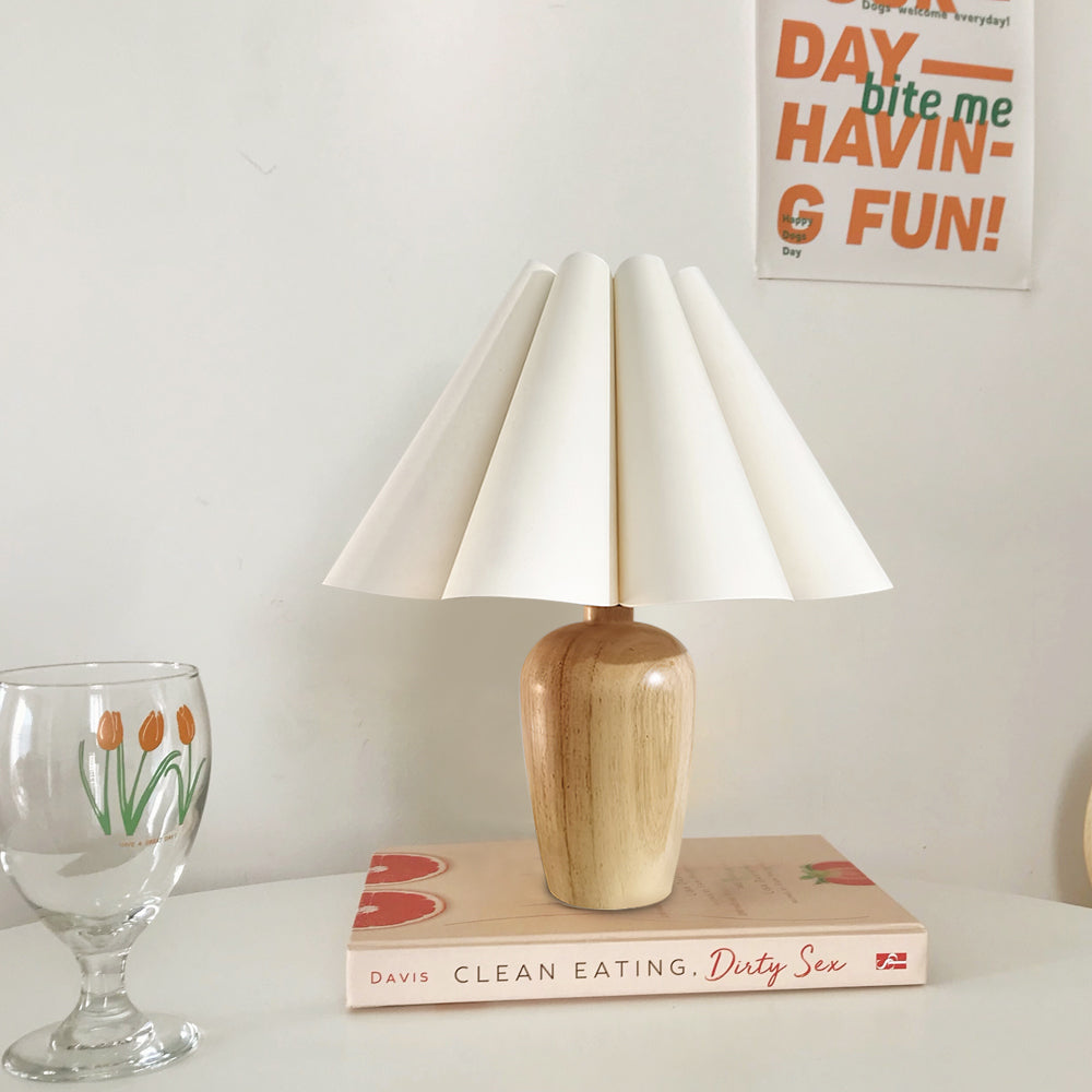 Vintage Fluted Beige Table Lamp – Stylish Glow for Your Nightstand 5