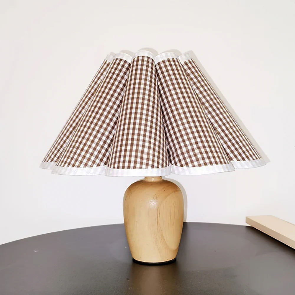 Vintage Fluted Table Lamp – Sophisticated Style with Warm Glow 9