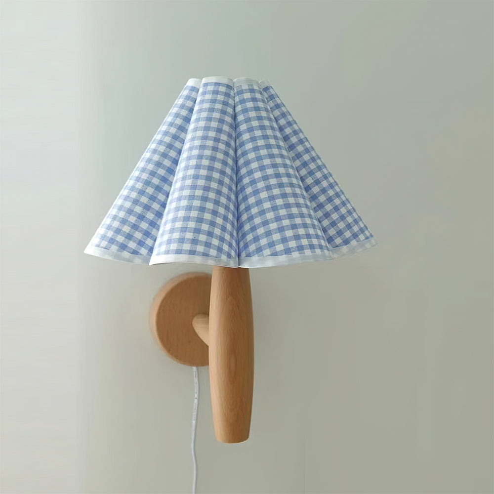 Vintage Fluted Wall Sconce – Elegant Illumination with Nostalgic Flair 12