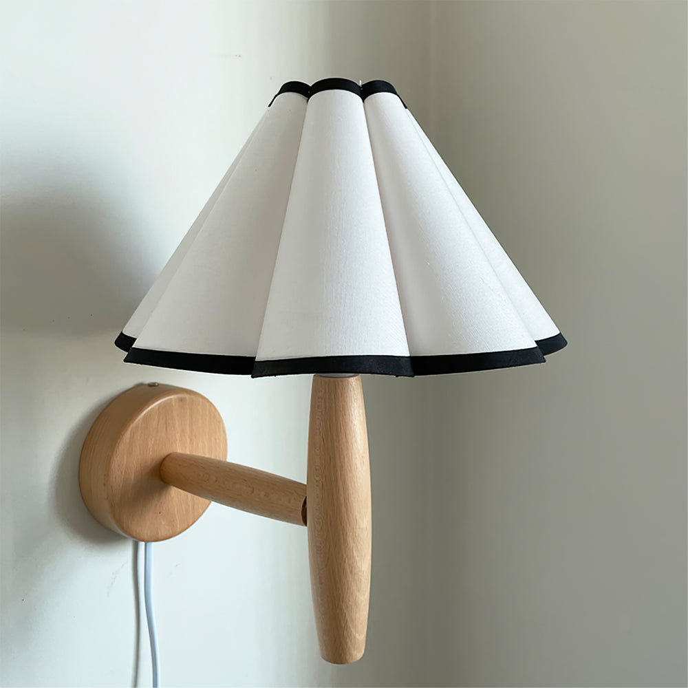 Vintage Fluted Wall Sconce – Elegant Illumination with Nostalgic Flair 13