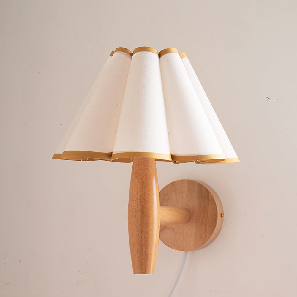 Vintage Fluted Wall Sconce – Elegant Illumination with Nostalgic Flair 2