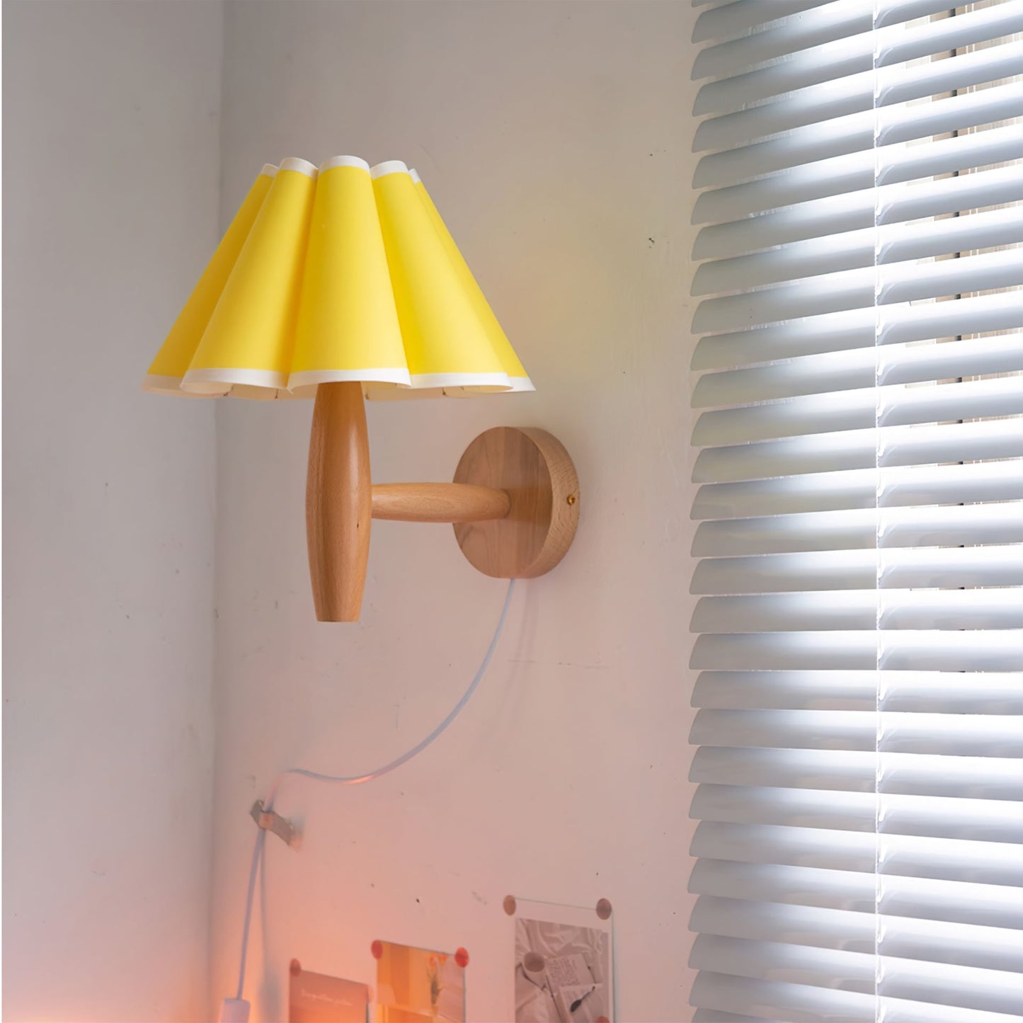 Vintage Fluted Wall Sconce – Elegant Illumination with Nostalgic Flair 4
