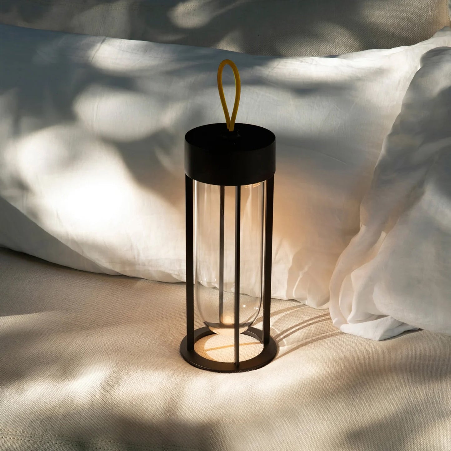 Vitro Table Lamp – Stylish LED Design with Flexible Use 2