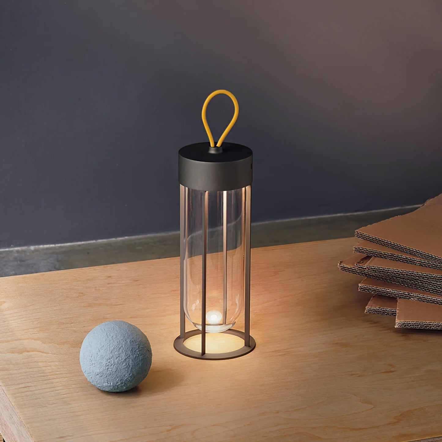 Vitro Table Lamp – Stylish LED Design with Flexible Use 3