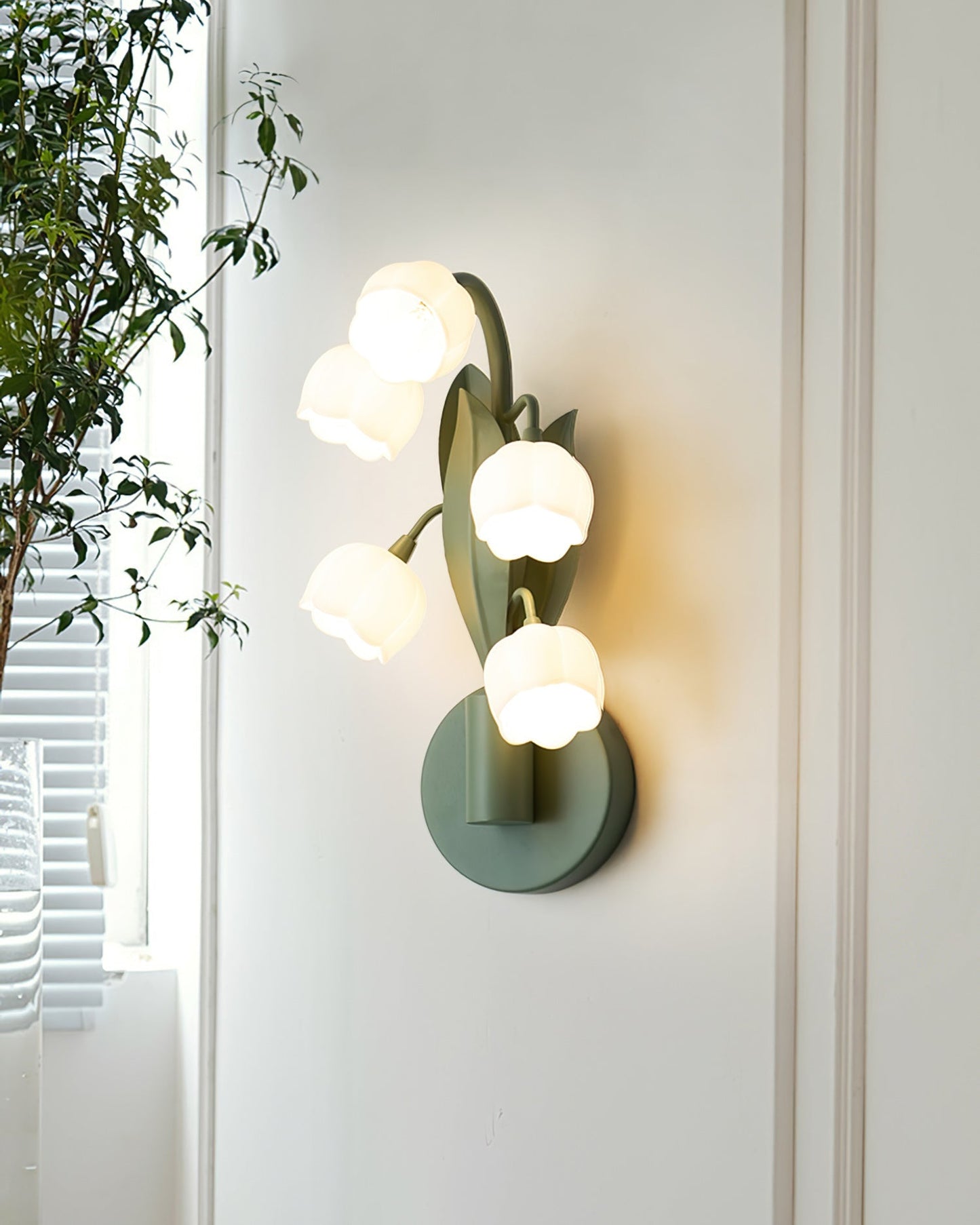 Wall Lamp Bell Orchid – Contemporary Design with Elegant Glow 2