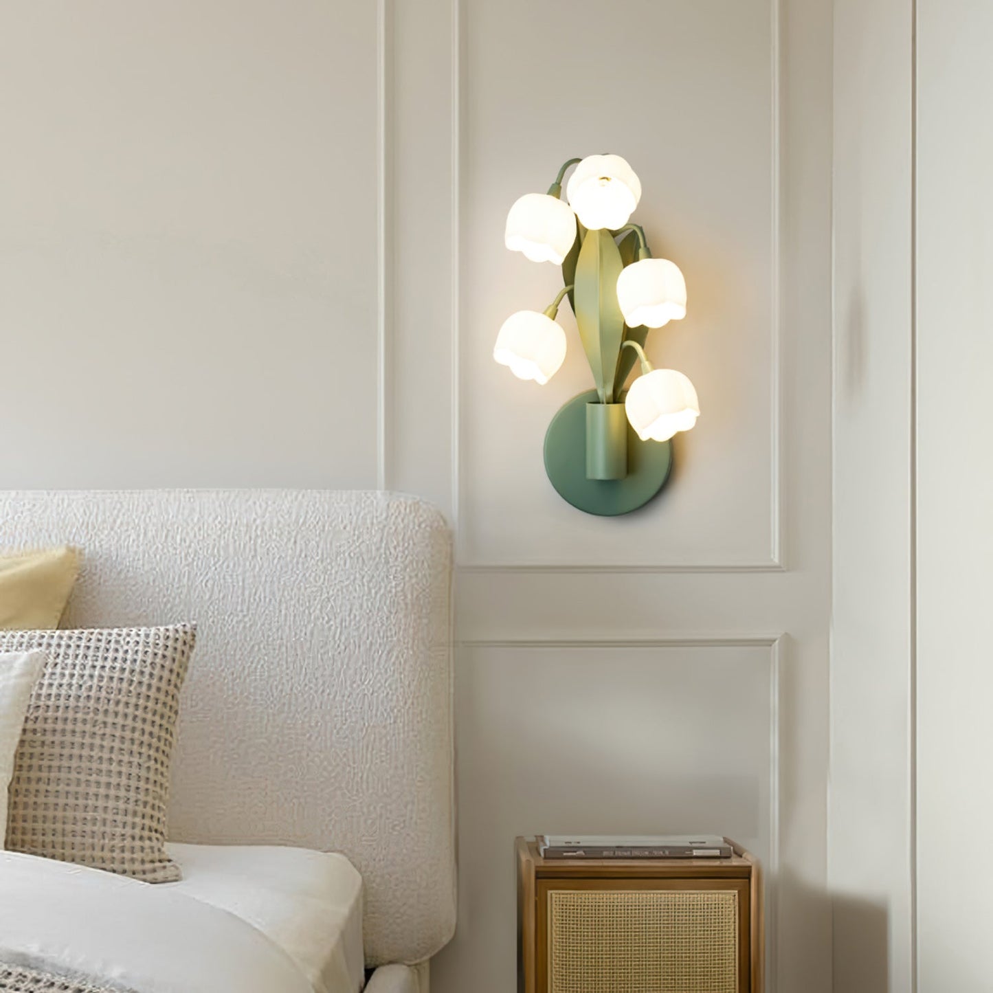 Wall Lamp Bell Orchid – Contemporary Design with Elegant Glow 4